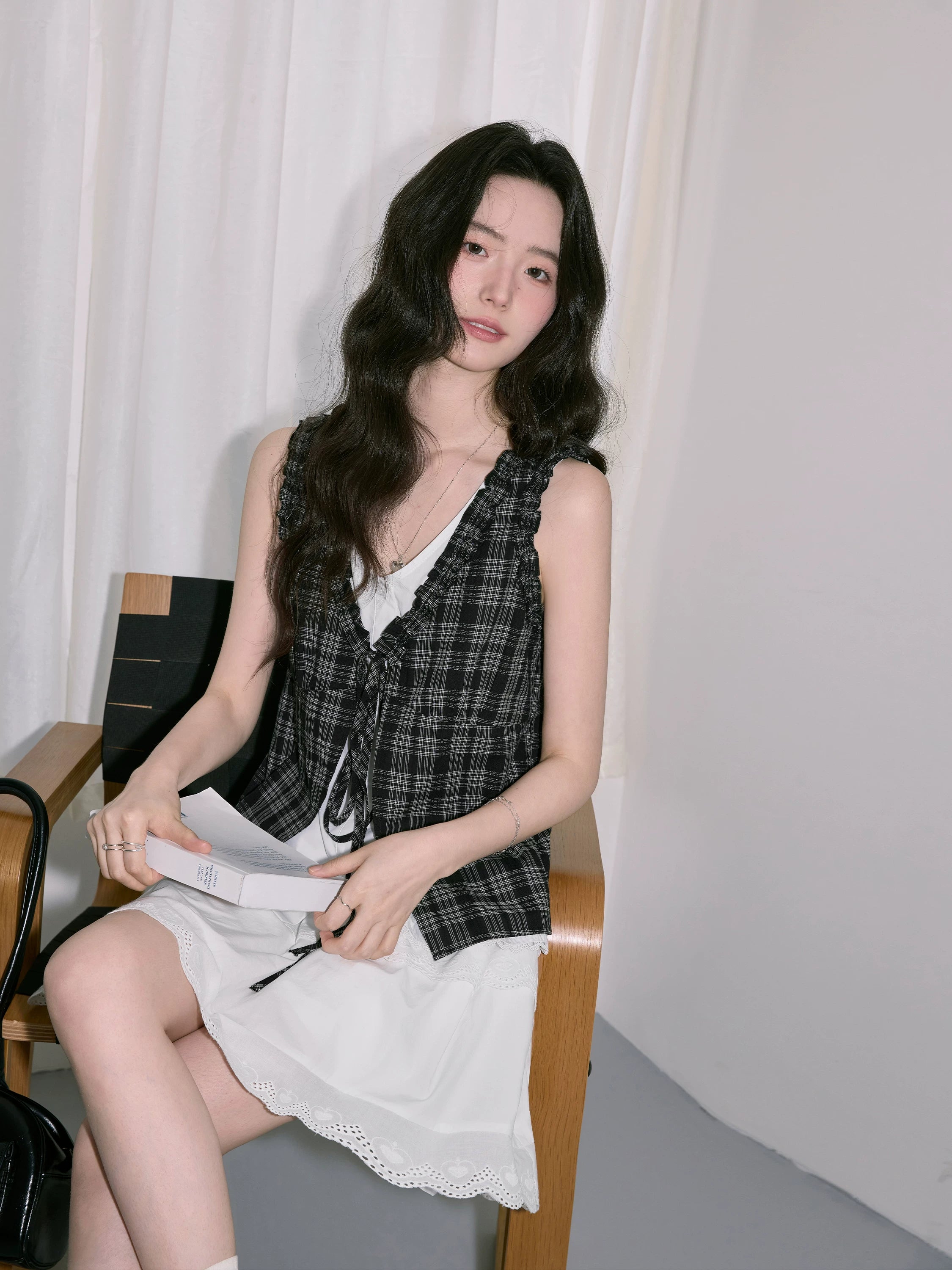 XUJING Fake Two-piece Lace-up Splicing Plaid Sleeveless Tee