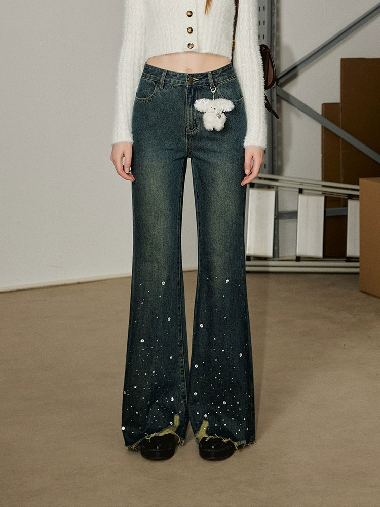 UNIFREE Slim-fit and Slightly Pulled Jeans with Flash Diamonds
