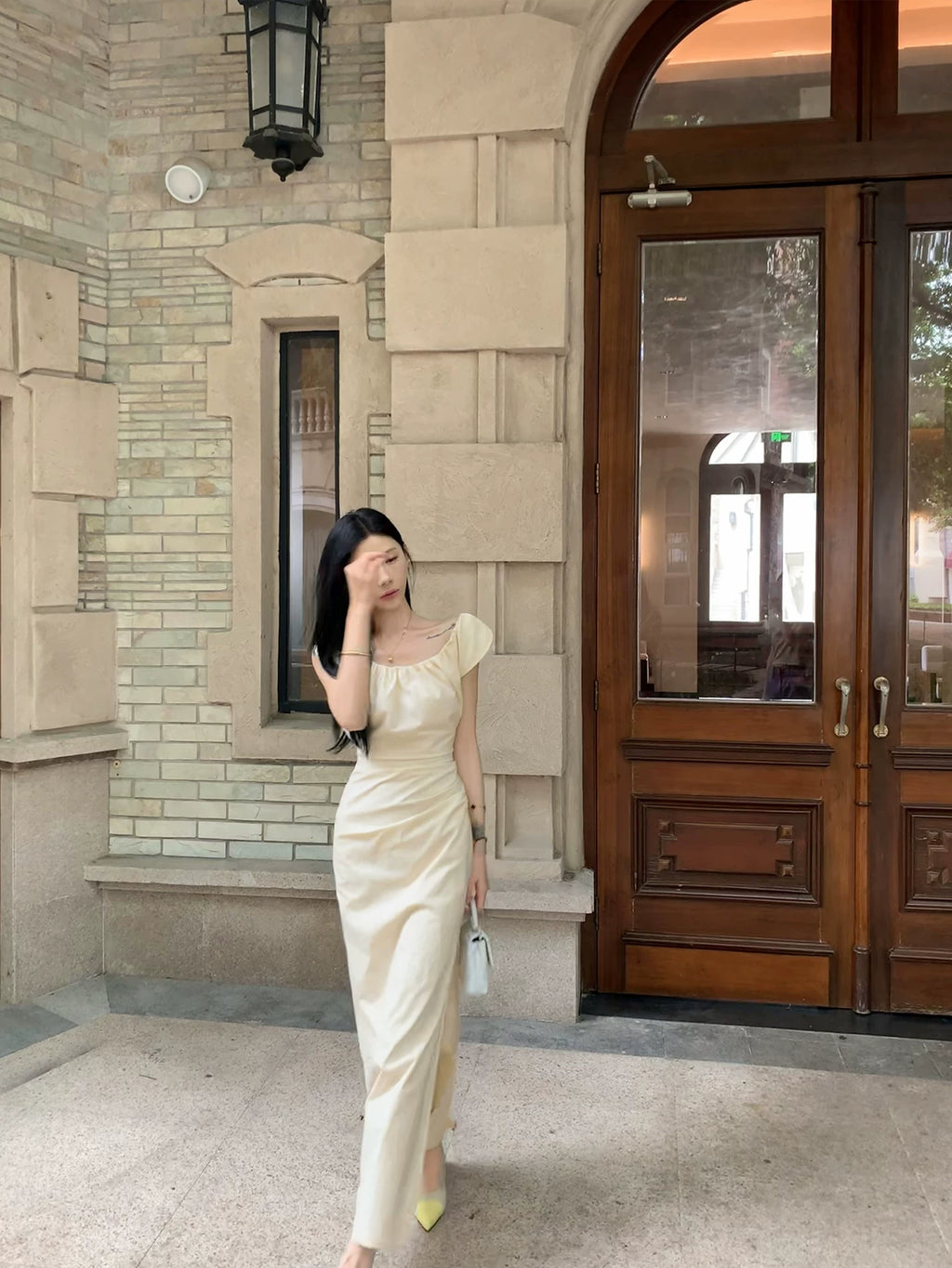 YOUNG KYLIN One-word Shoulder Waist Dress