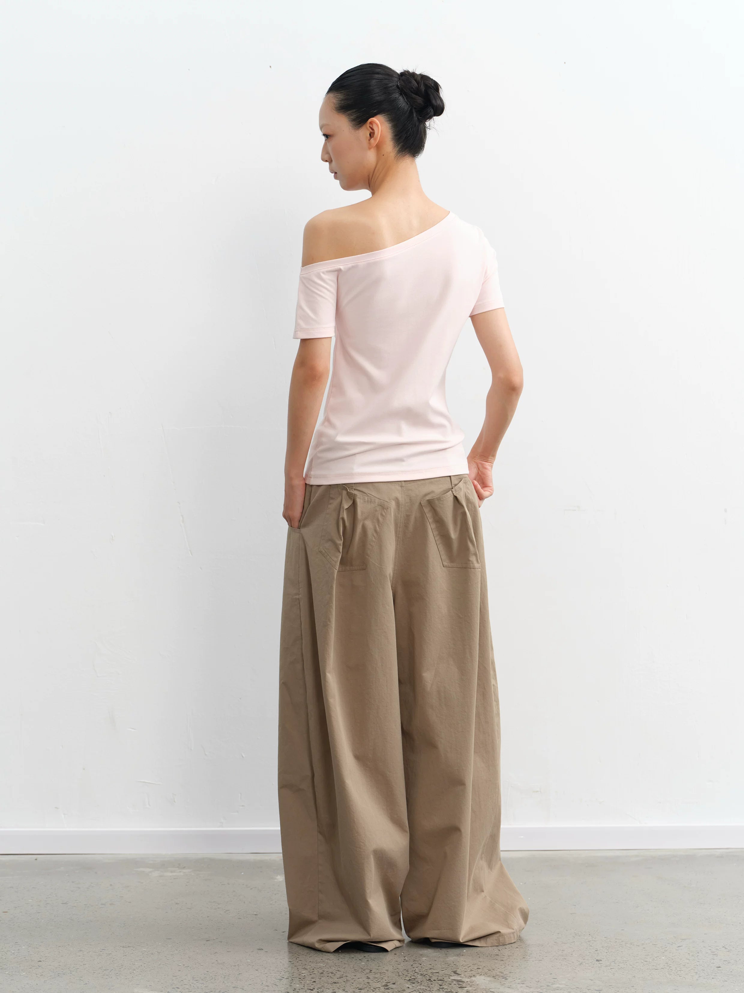 LINY LIBERTY Asymmetrical Slanted Shoulder Printed Slim Tee