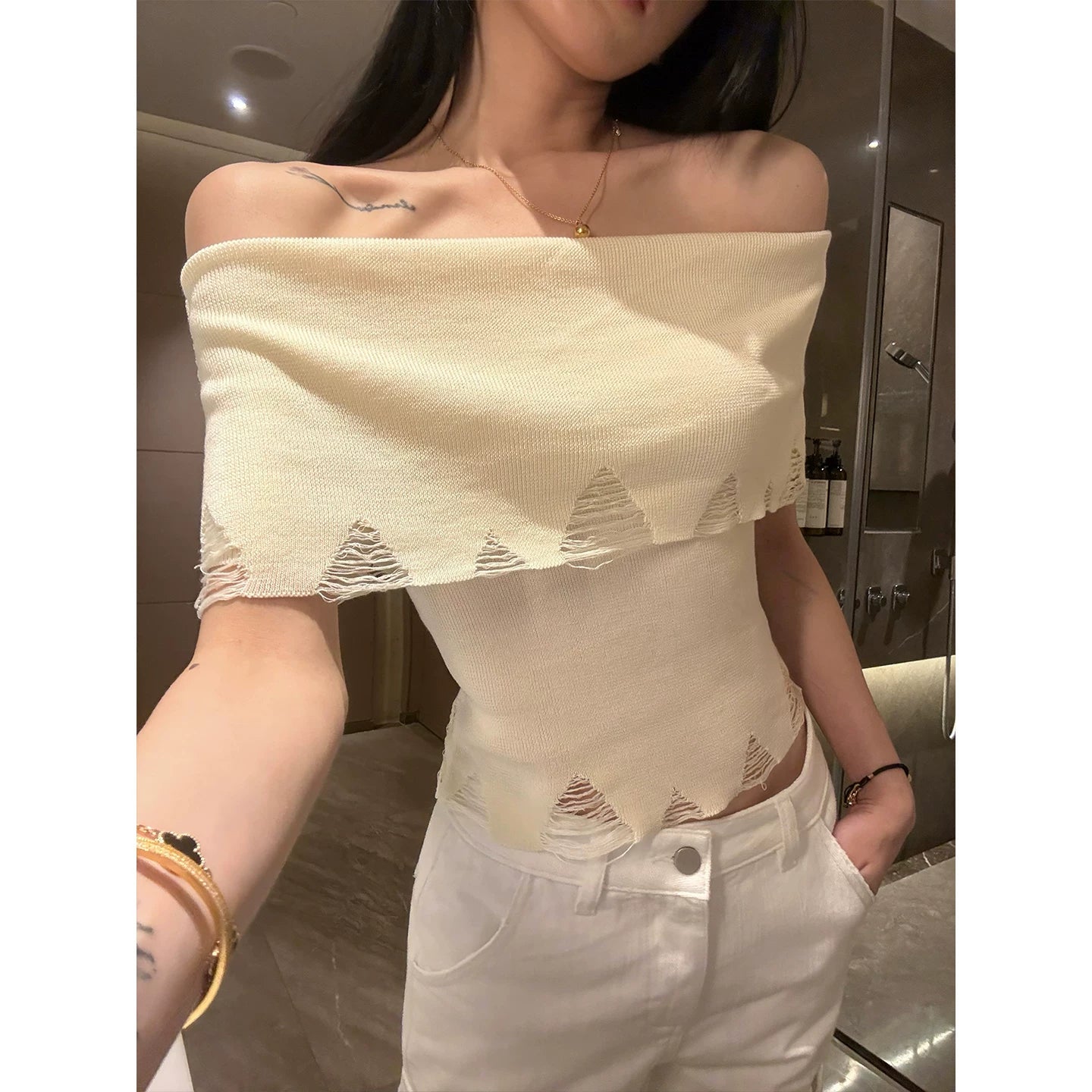 YOUNG KYLIN Shoulder Knitted Slim Tee