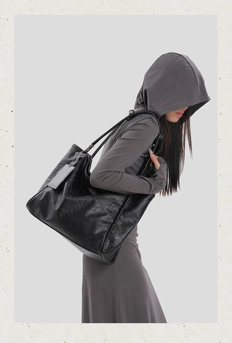 KoniKoni Leather Niche Shoulder Bag