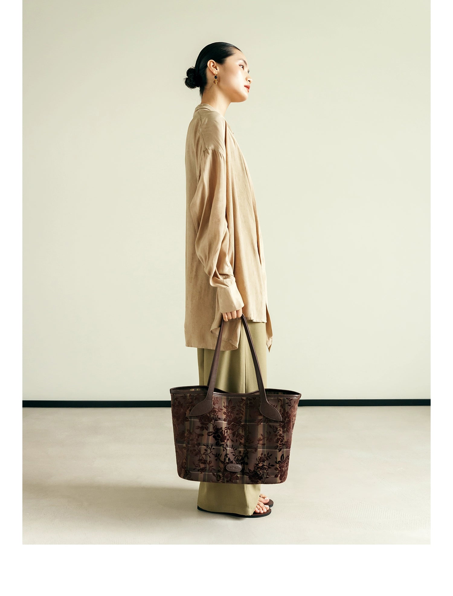 LOSEA "All Things Grow" Tie-dye flocking large-capacity tote bag