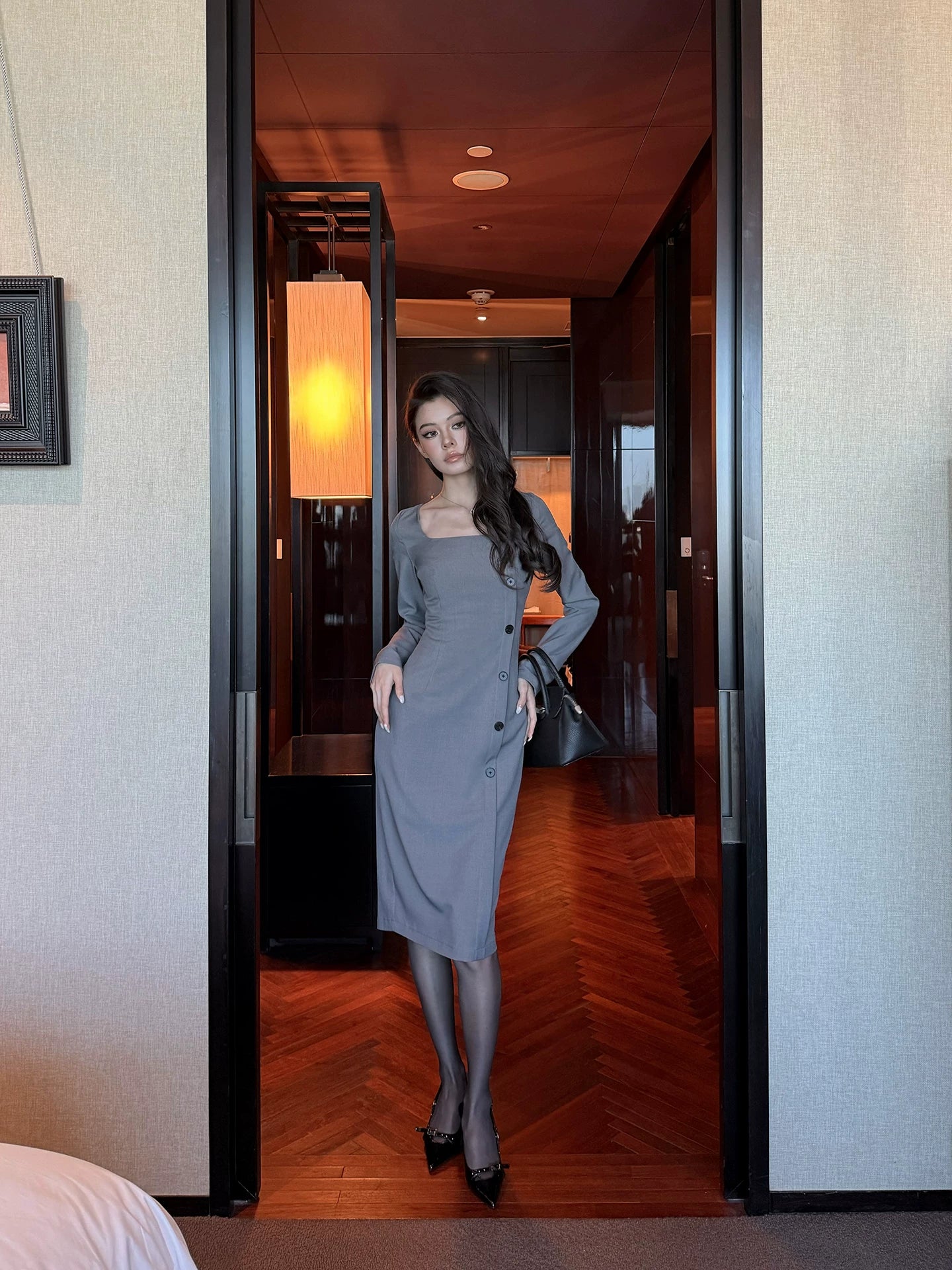 LLROGE Square Collar Temperament Commuting Slim and Thin Dress