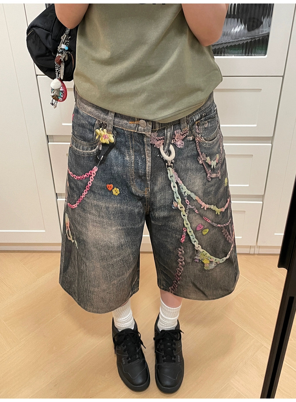 MMBBT Graffiti Print Washed Cropped Jeans