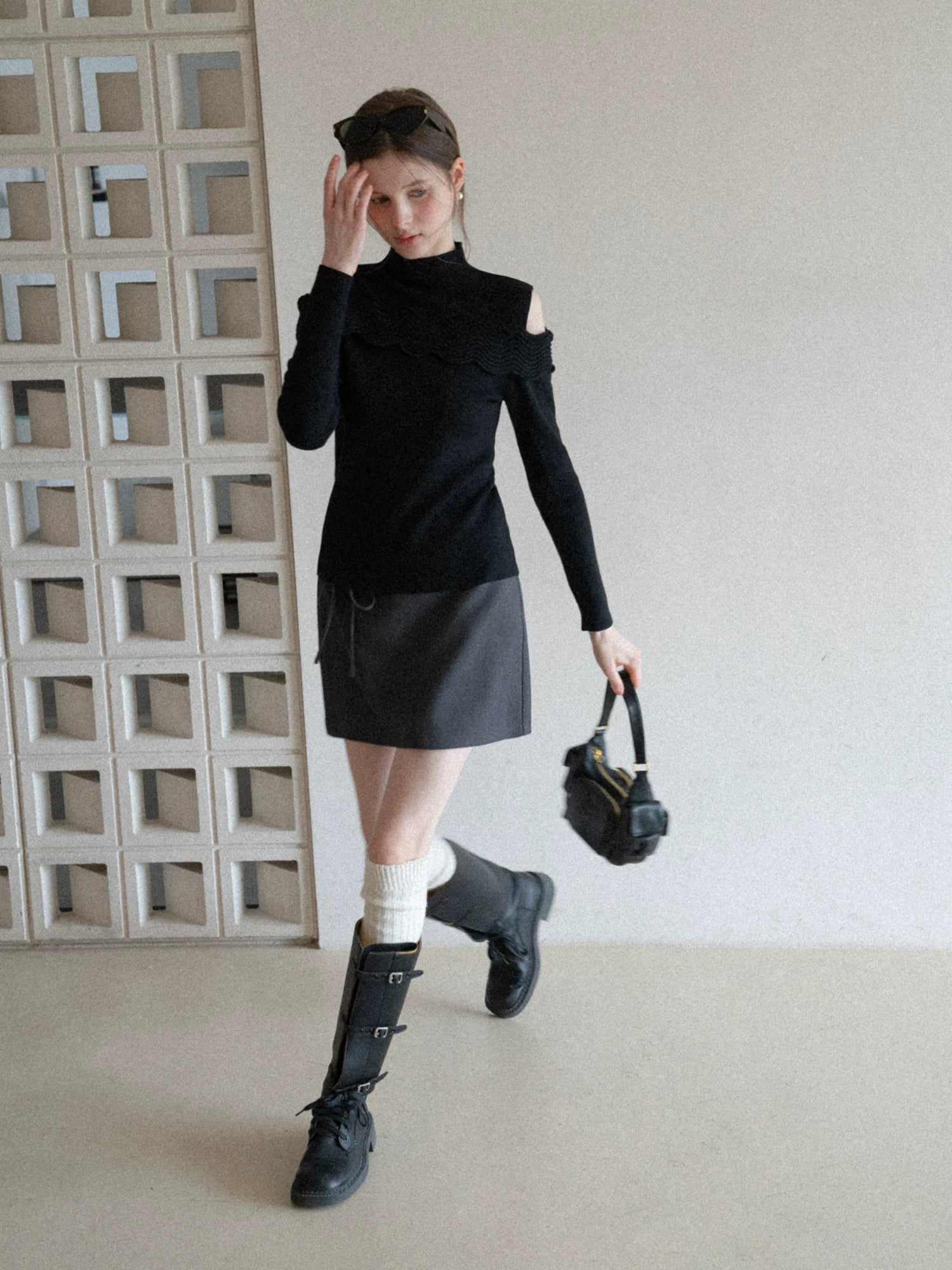 EGGKA Semi-turtleneck Wavy Edge Off-the-shoulder Long-sleeved Knitted Sweater