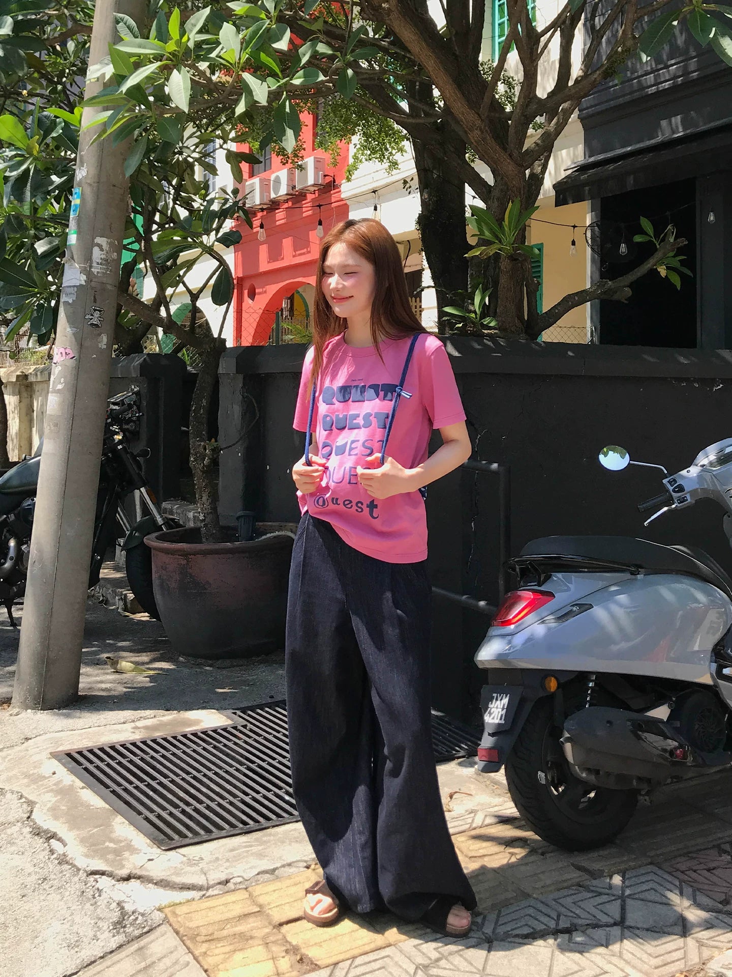 KANO Monogram Print Loose Shoulder Tee