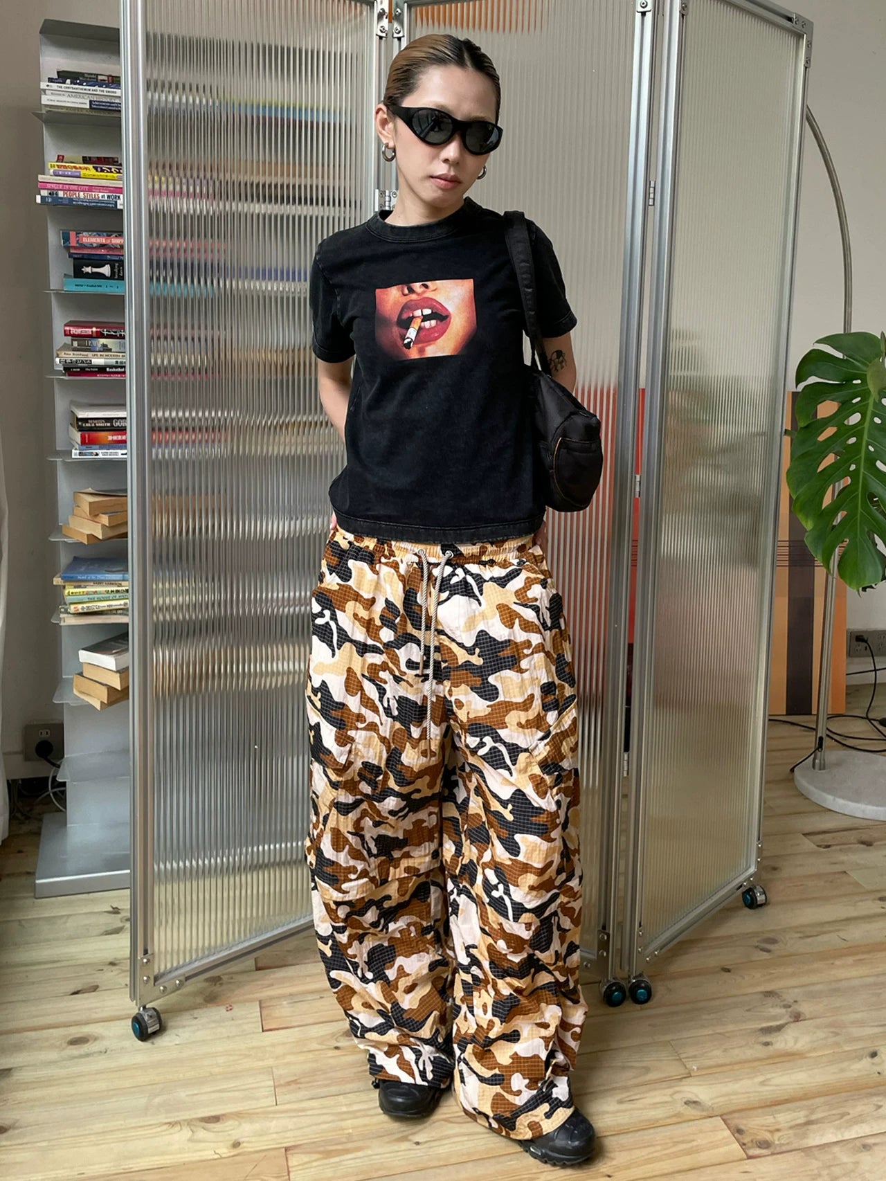 MMBBT Red Lip Print Flower Front Shoulder Embroidery Tee