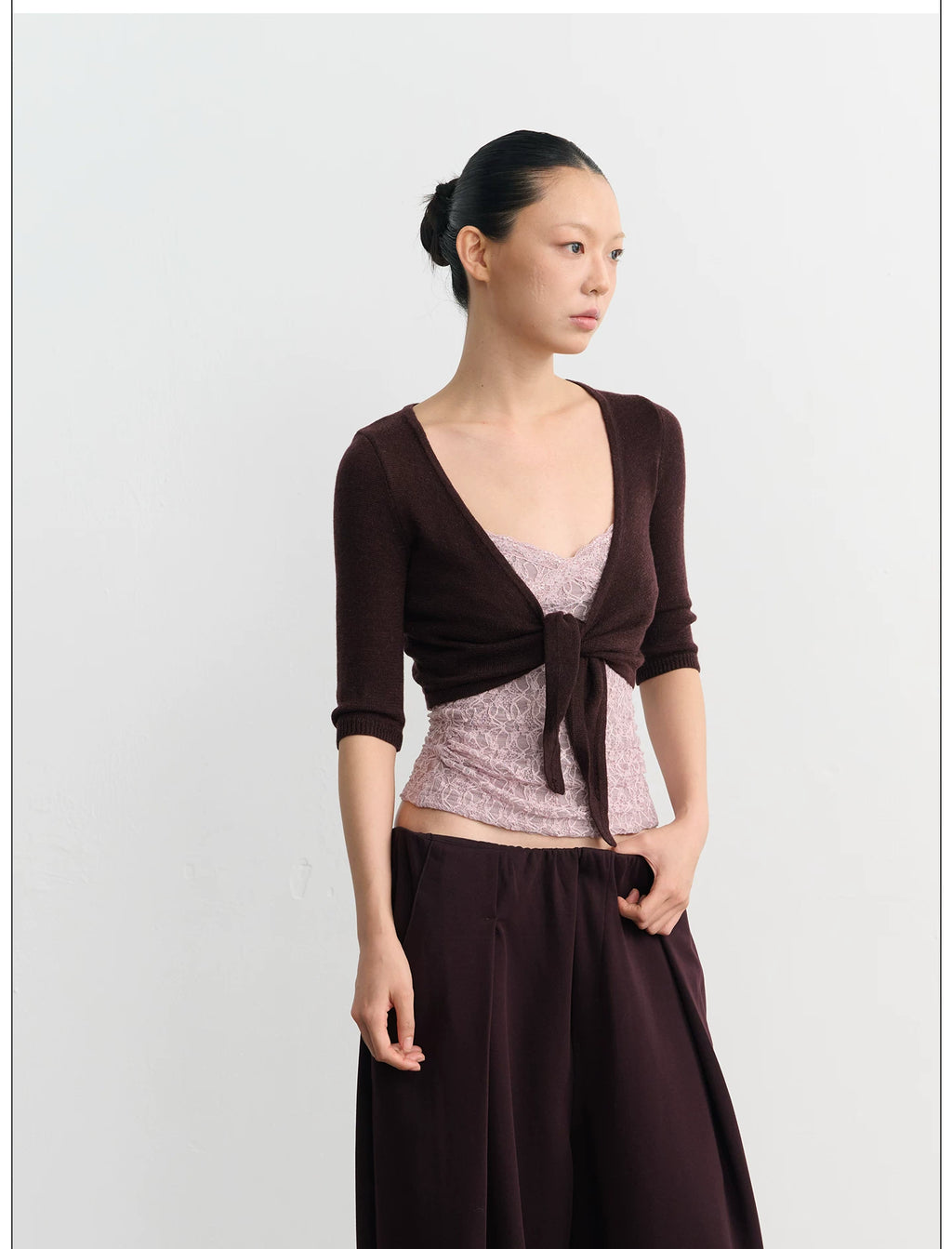 LINY LIBERTY Stretch-knit V-neck Strap-on Short Cardigan