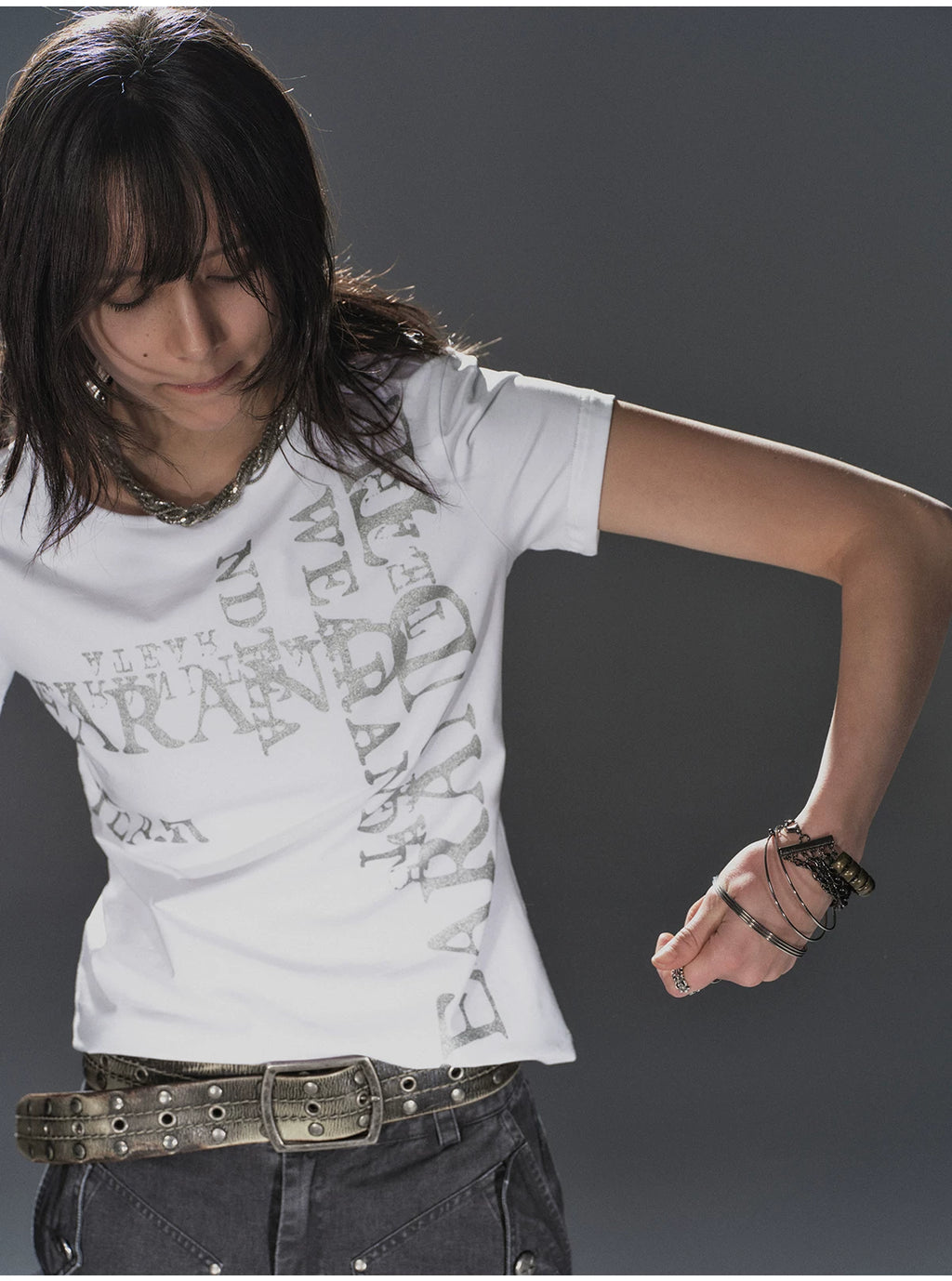 WearAndtear Letter Print Stretch Slim Shoulder Tee