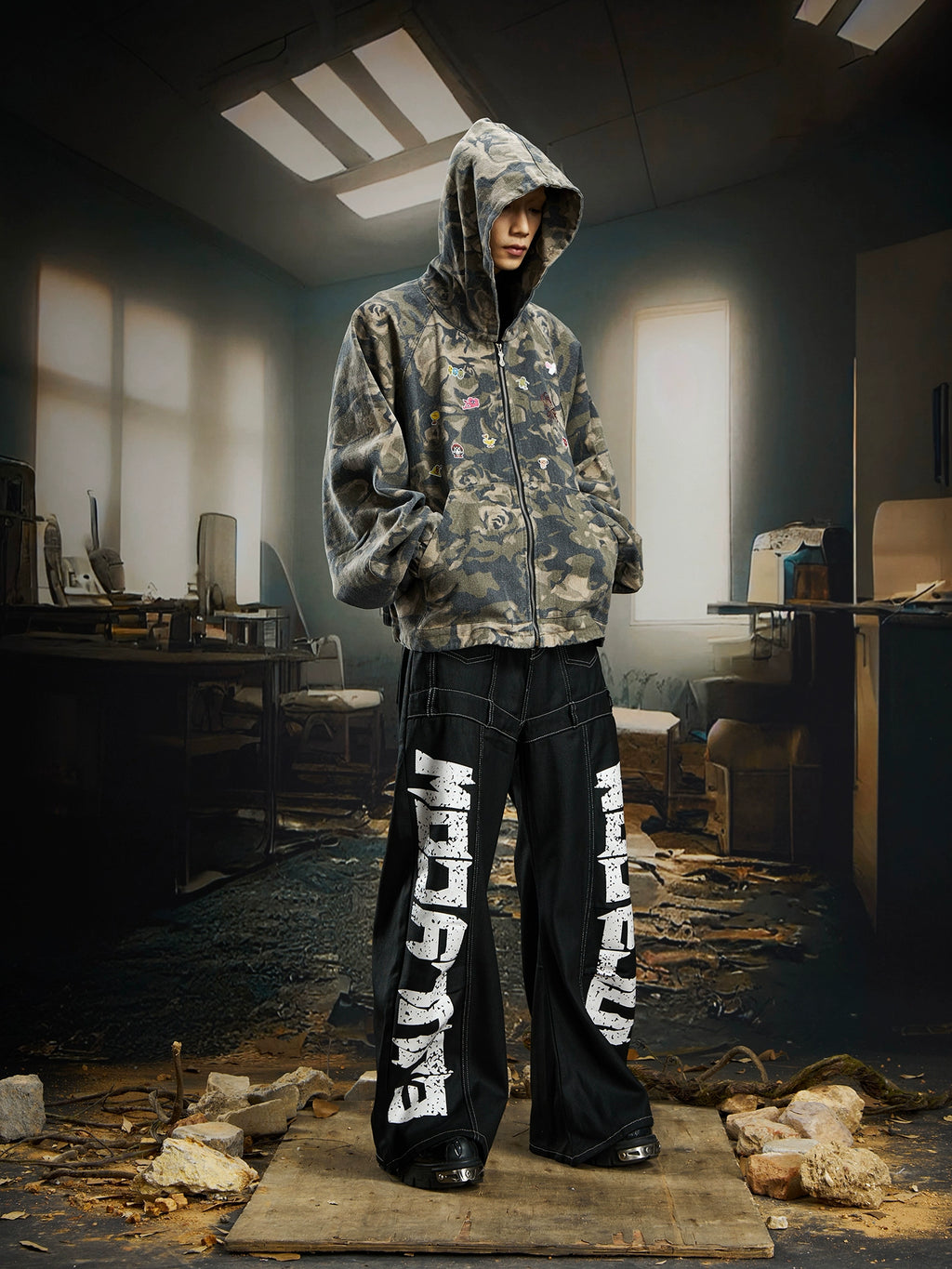 NOMANIAI Splicing Sense Retro Graffiti Camouflage Coat