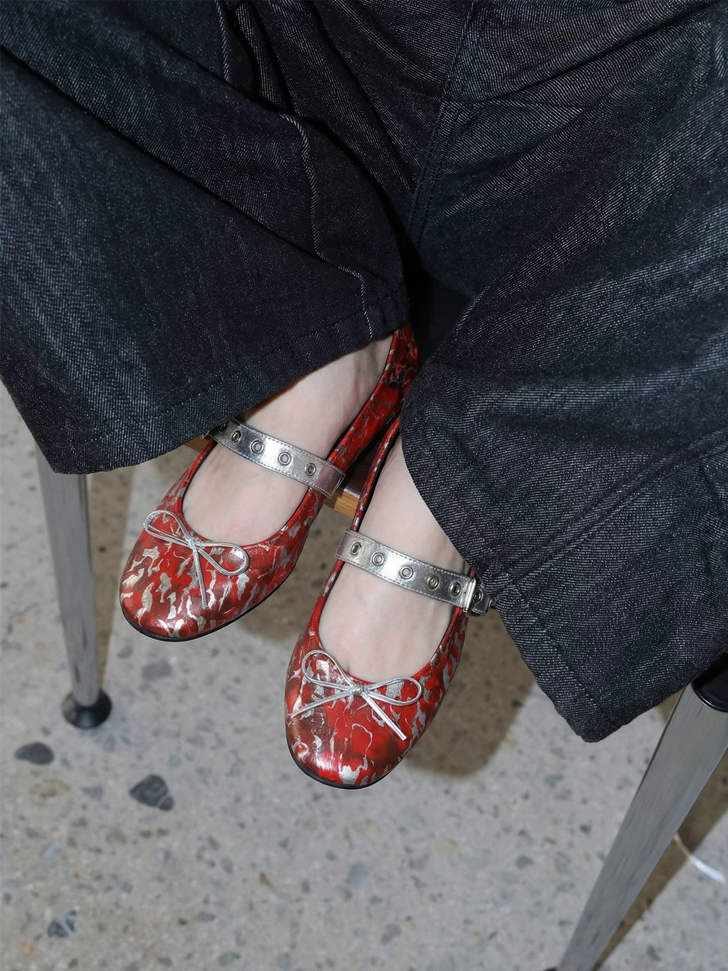 Mooreyu Bow Light Mouth One Word with Flat Sole Shoes