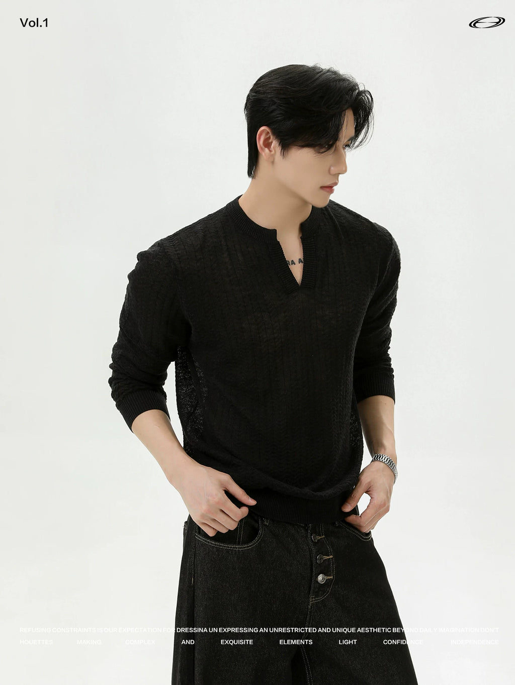 TURNTIDE Front Shoulder V-neck Knitted Tee