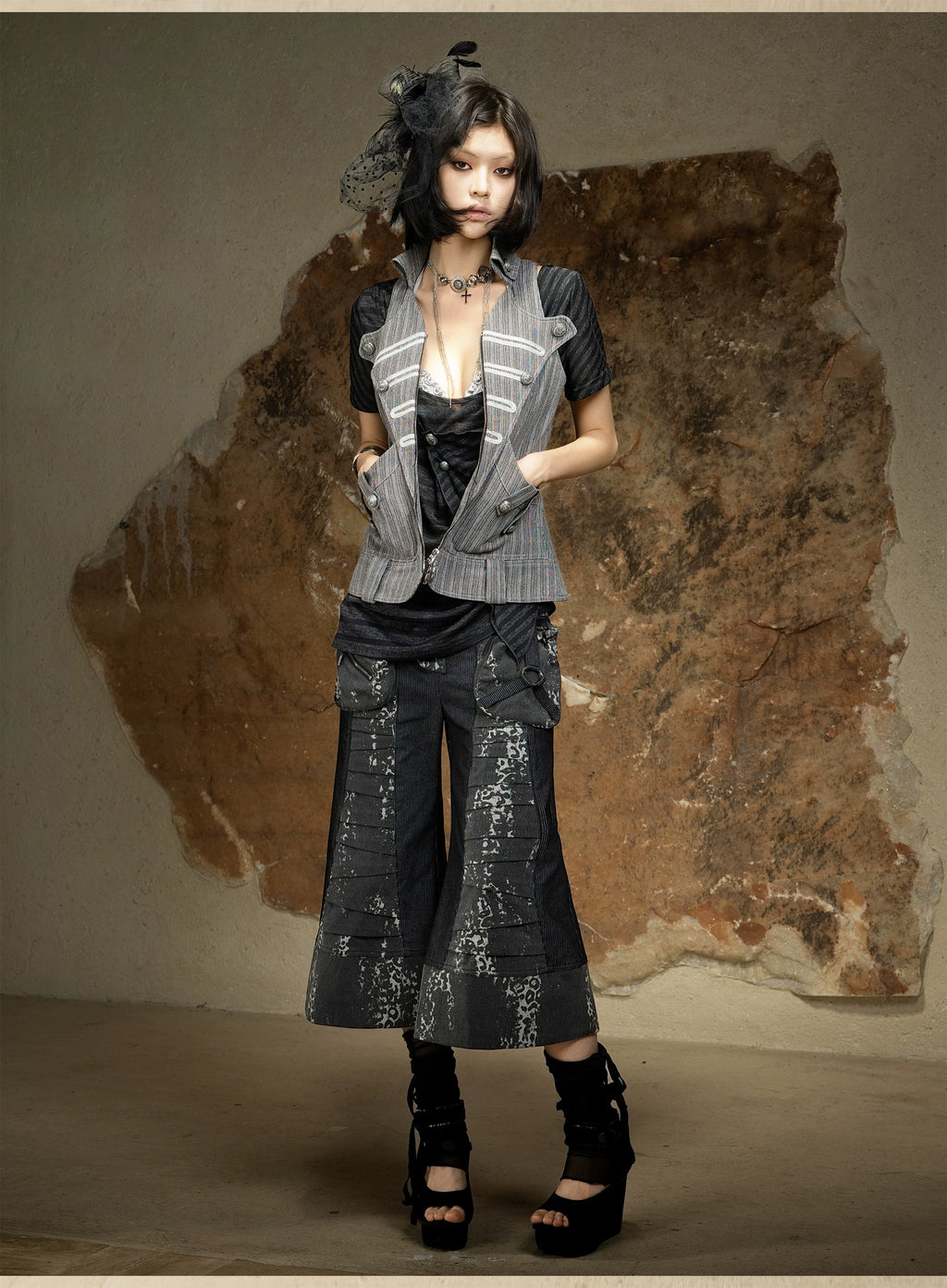 ARIADNAw Sleeveless Neck Vest Shirt