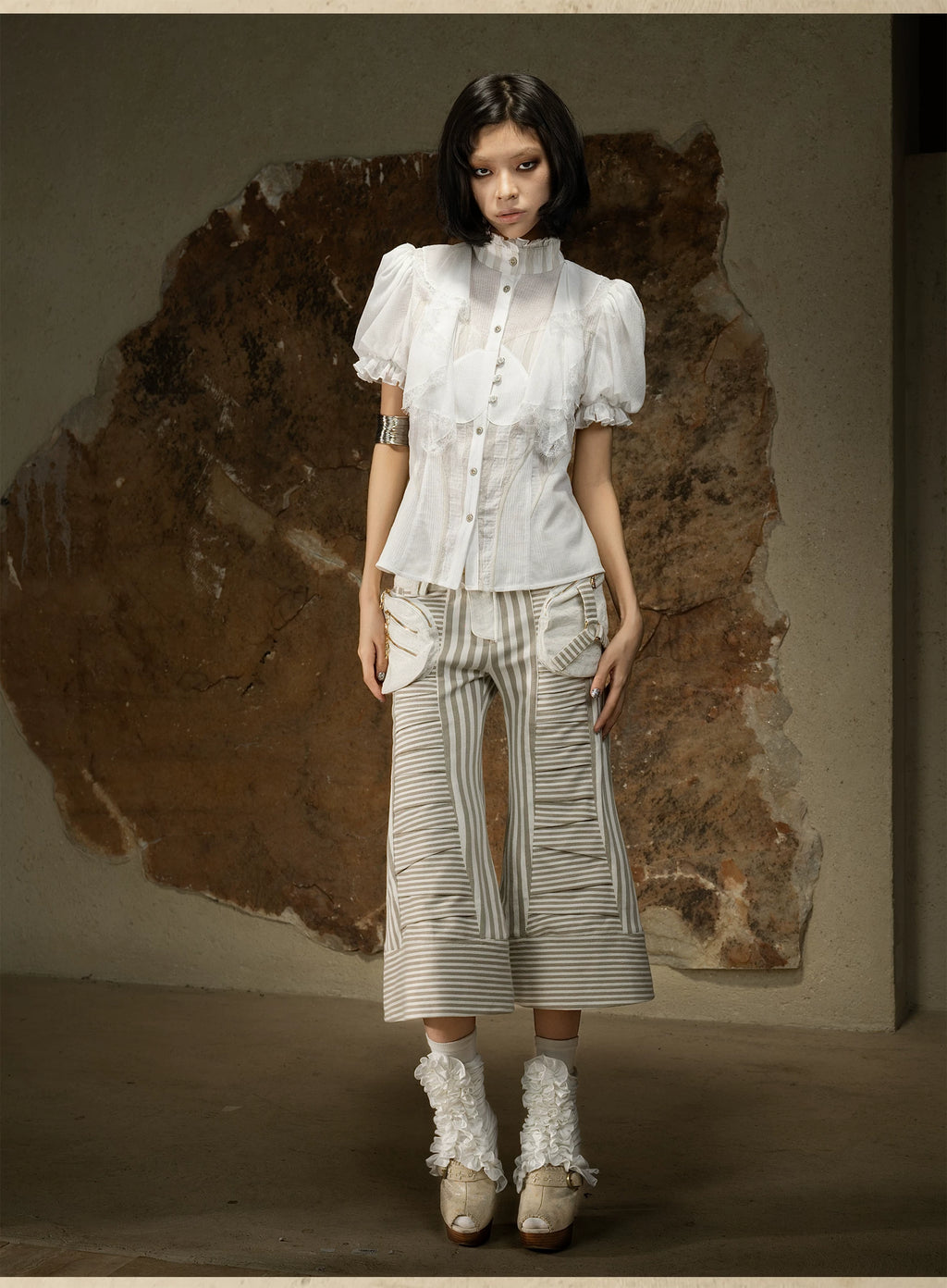 ARIADNAw Retro Bubble Sleeve Waist and Thin Shirt