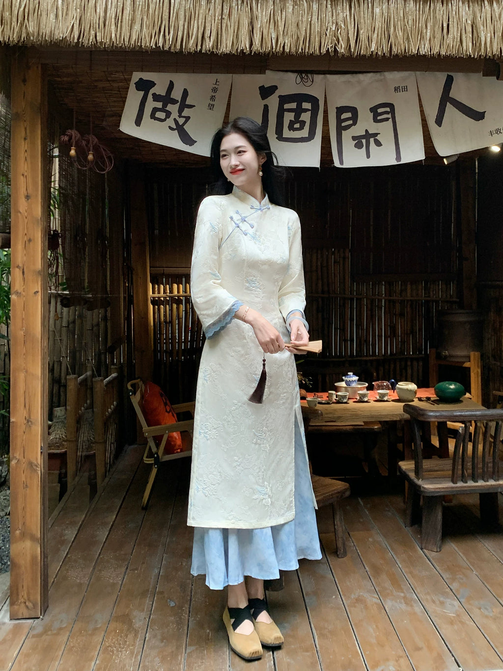 ZIHE Fake Two-piece Lace Paneled Long-sleeved Dress