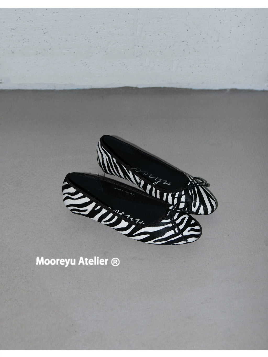 Mooreyu Bow Round Head Shallow Mouth Flats