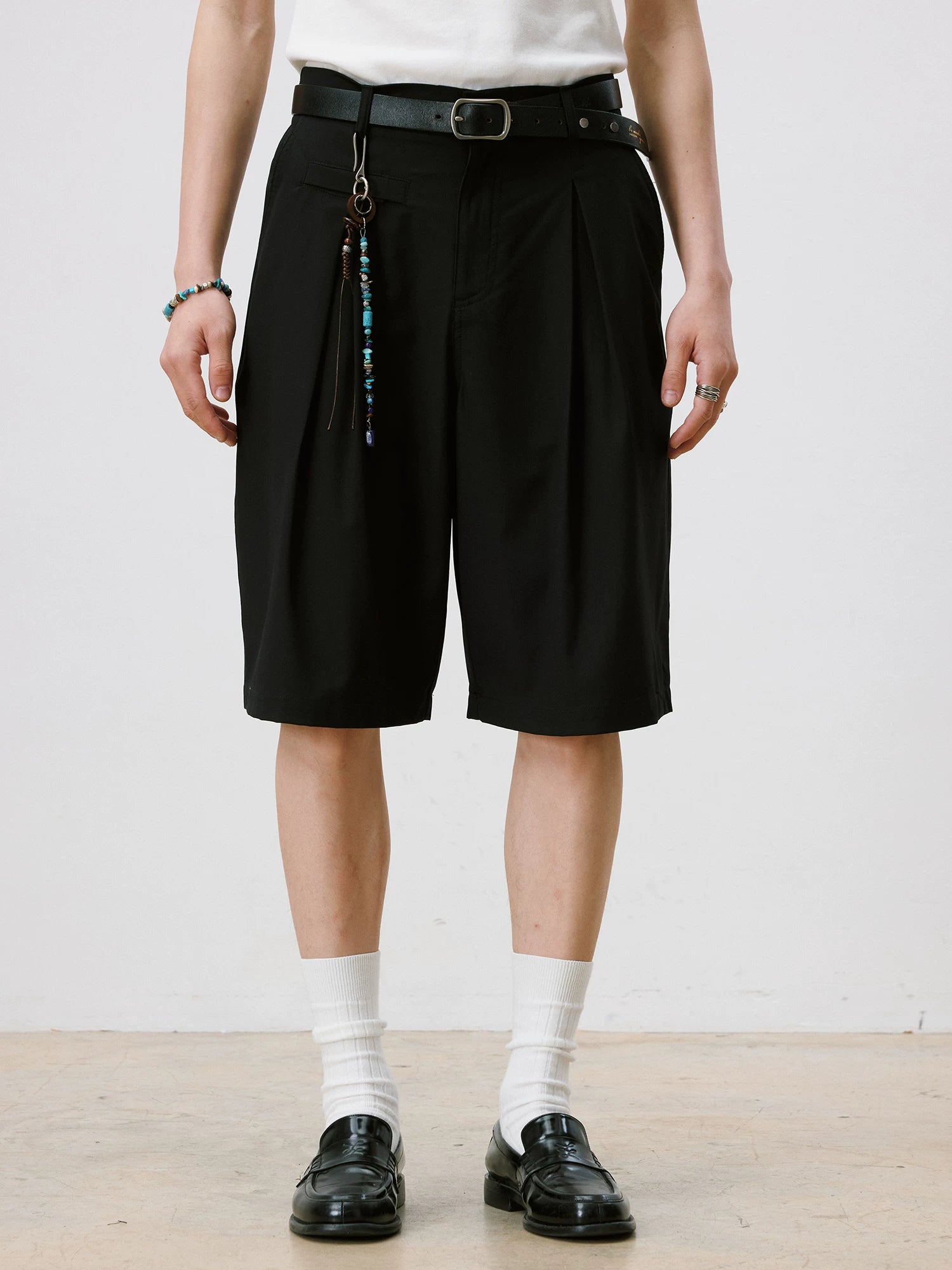 LR MADE Double Pleated Casual Shorts
