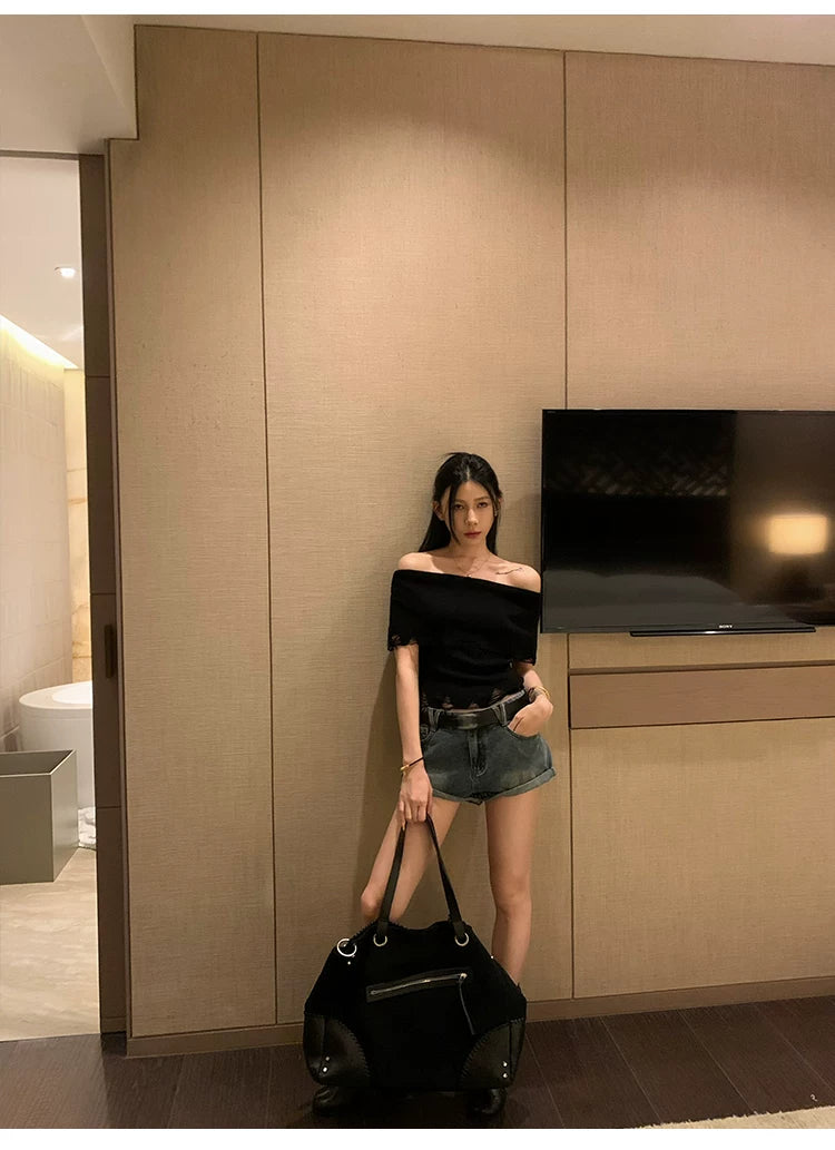 YOUNG KYLIN Shoulder Knitted Slim Tee