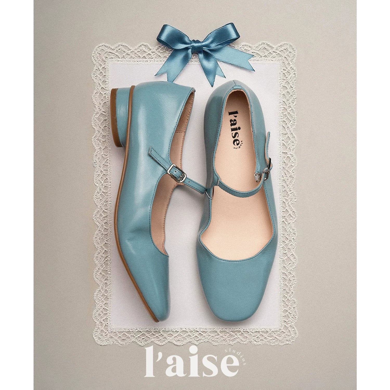 L'aise Pleated Thick Heel Mary Jane Shoes