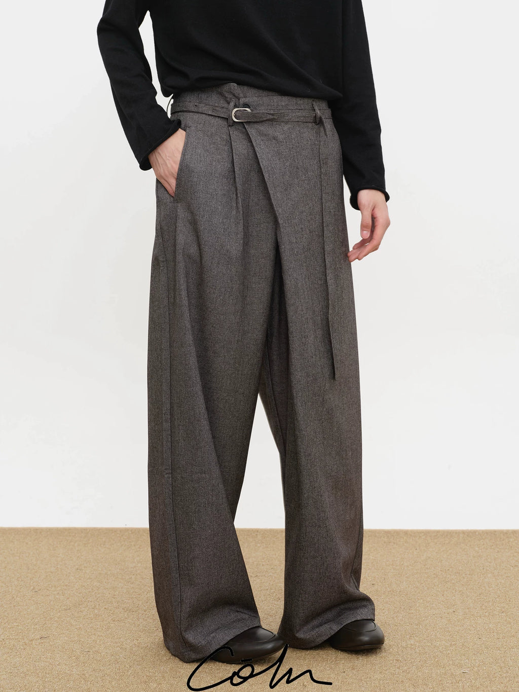 COLN Diagonal Placket High-waisted Fashionable Casual Pants