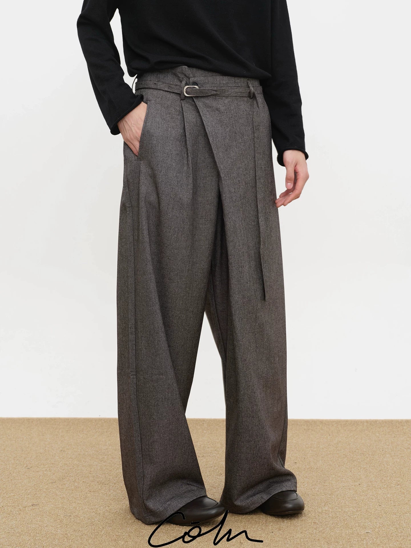 COLN Diagonal Placket High-waisted Fashionable Casual Pants