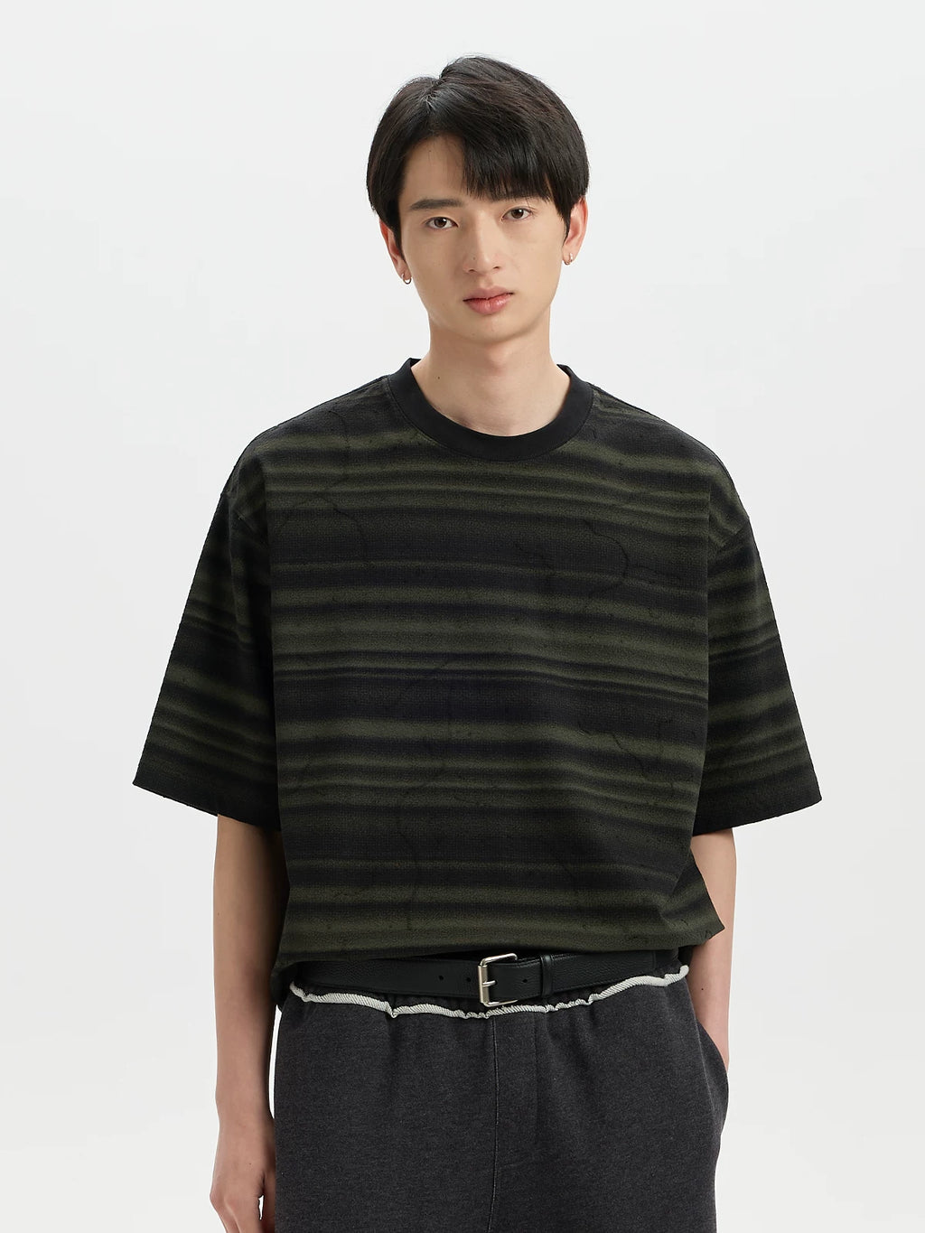 BUTTBILL Smudge Gradual Change Stripe Simple Tee