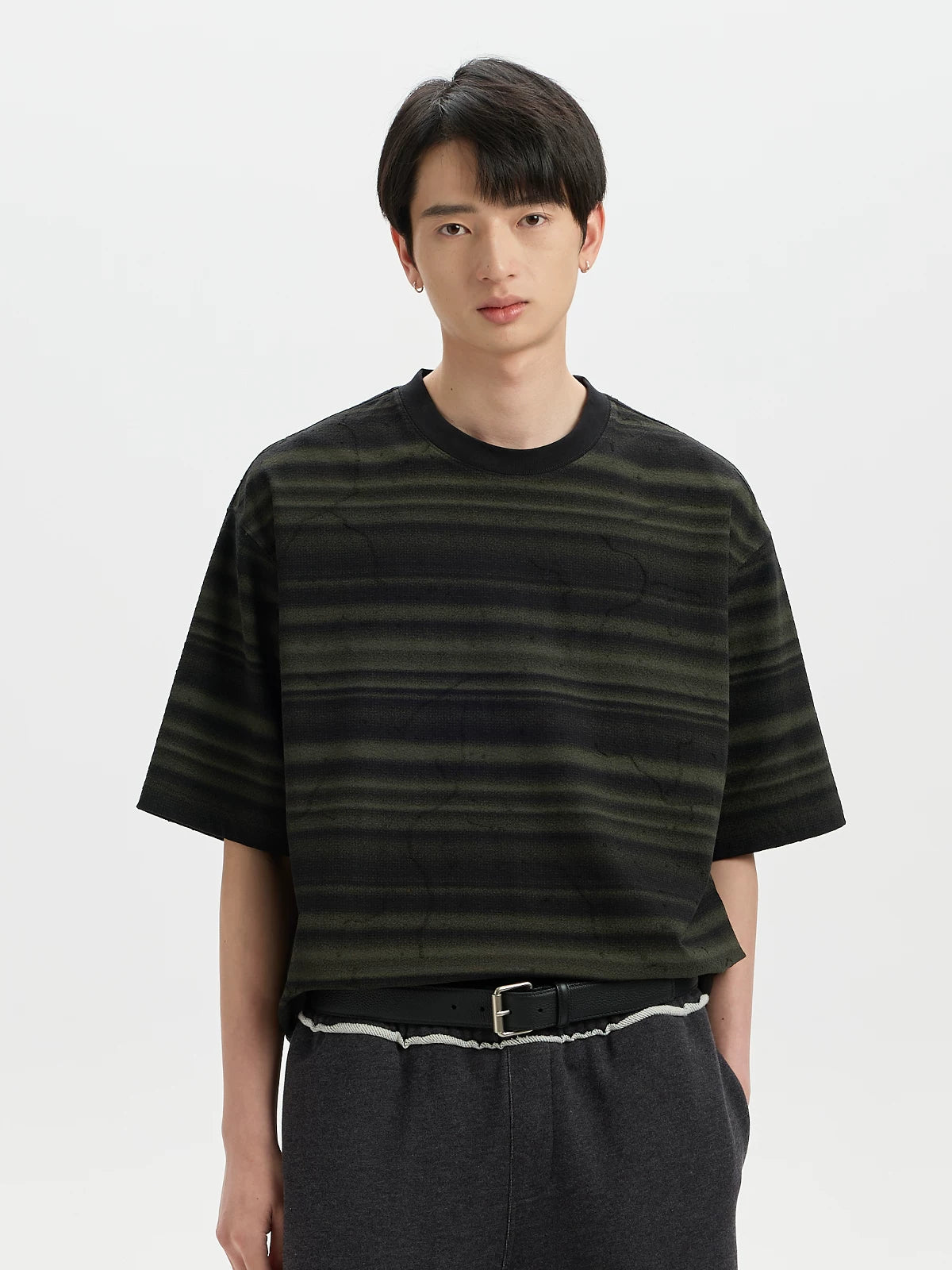 BUTTBILL Smudge Gradual Change Stripe Simple Tee
