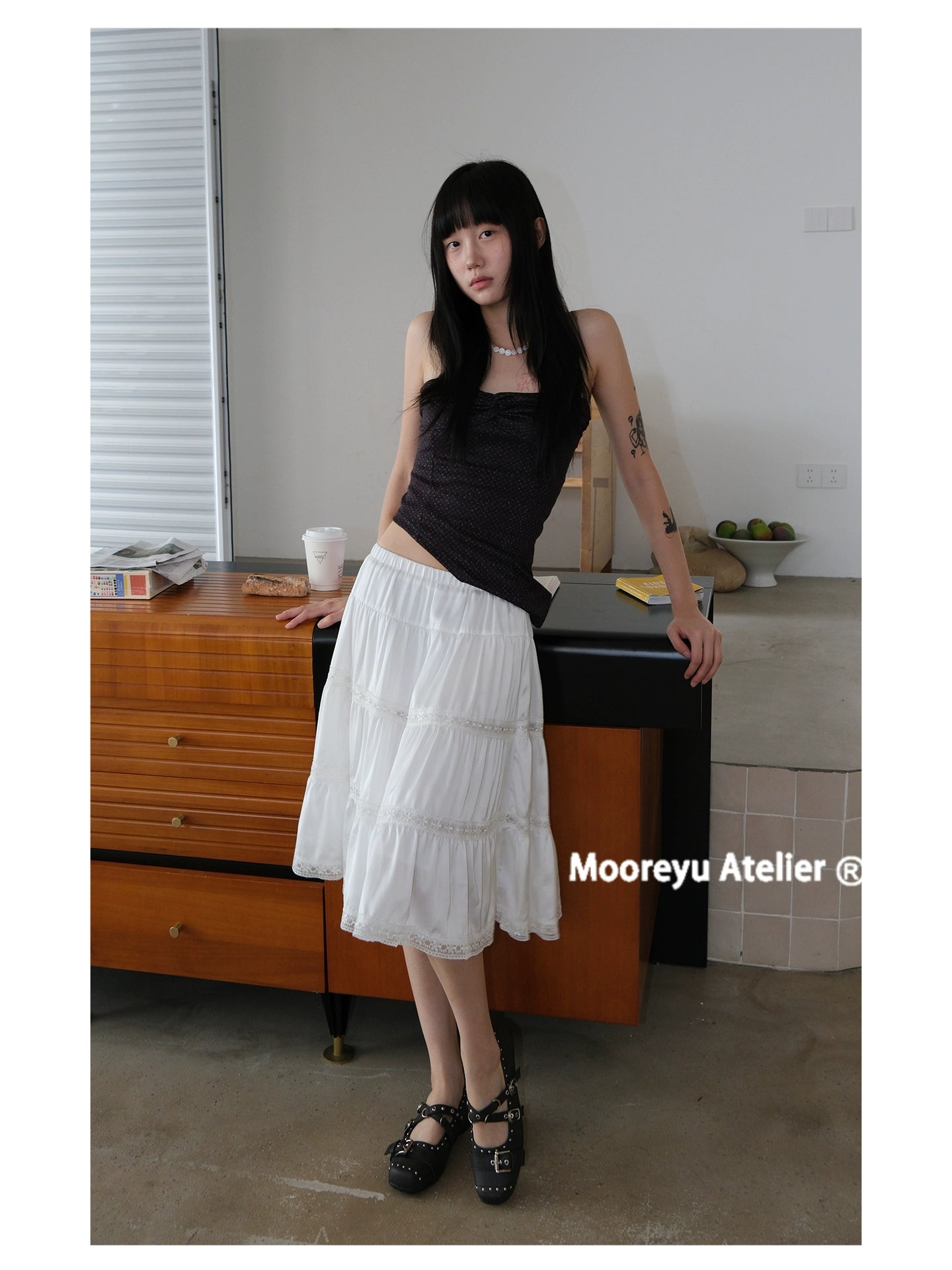 Mooreyu Rivet Round Head Cross Buckle Leather Shoes