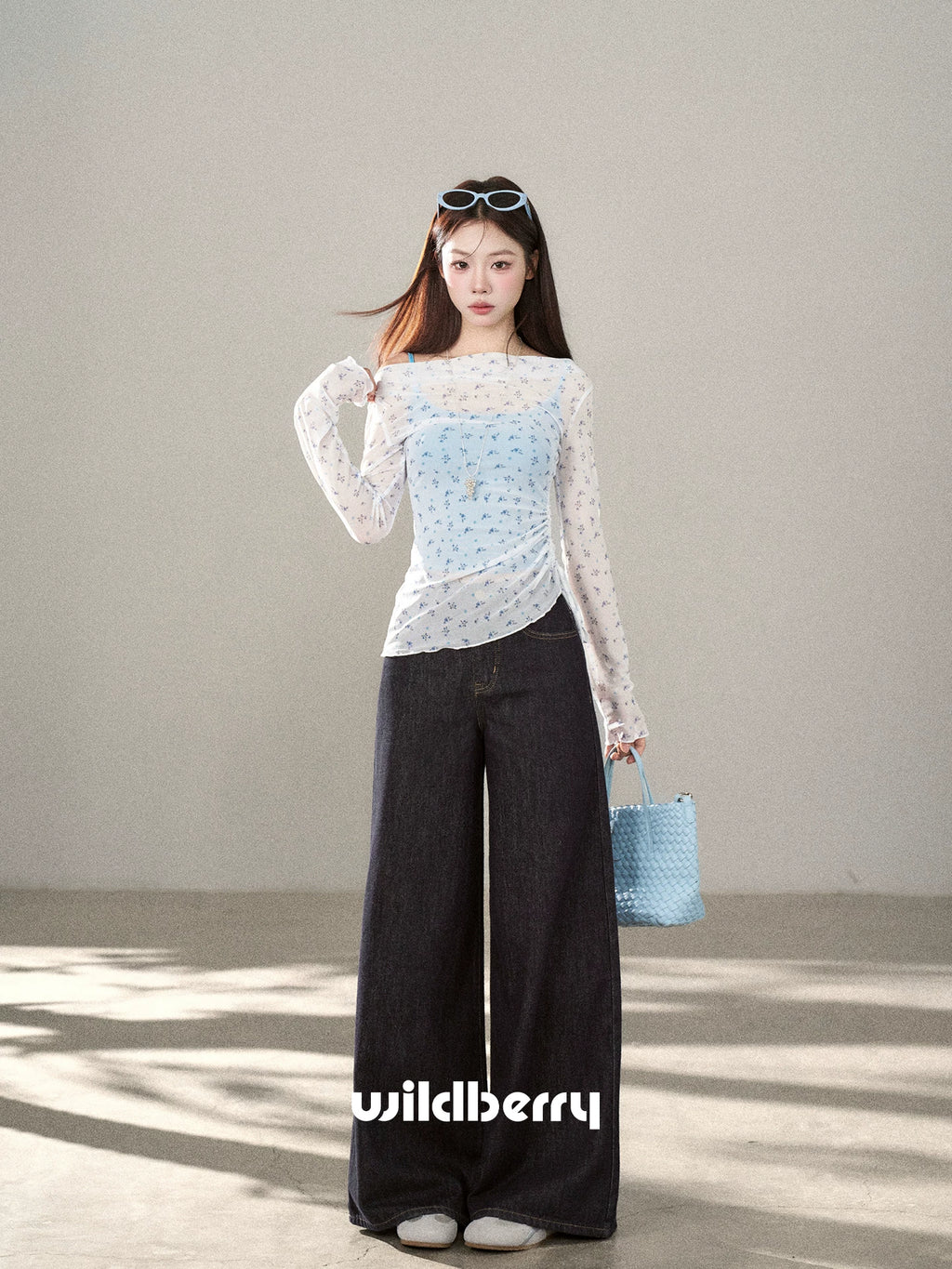 Wildberry Slim Skinny Floral Long Sleeve Sunscreen Blouse