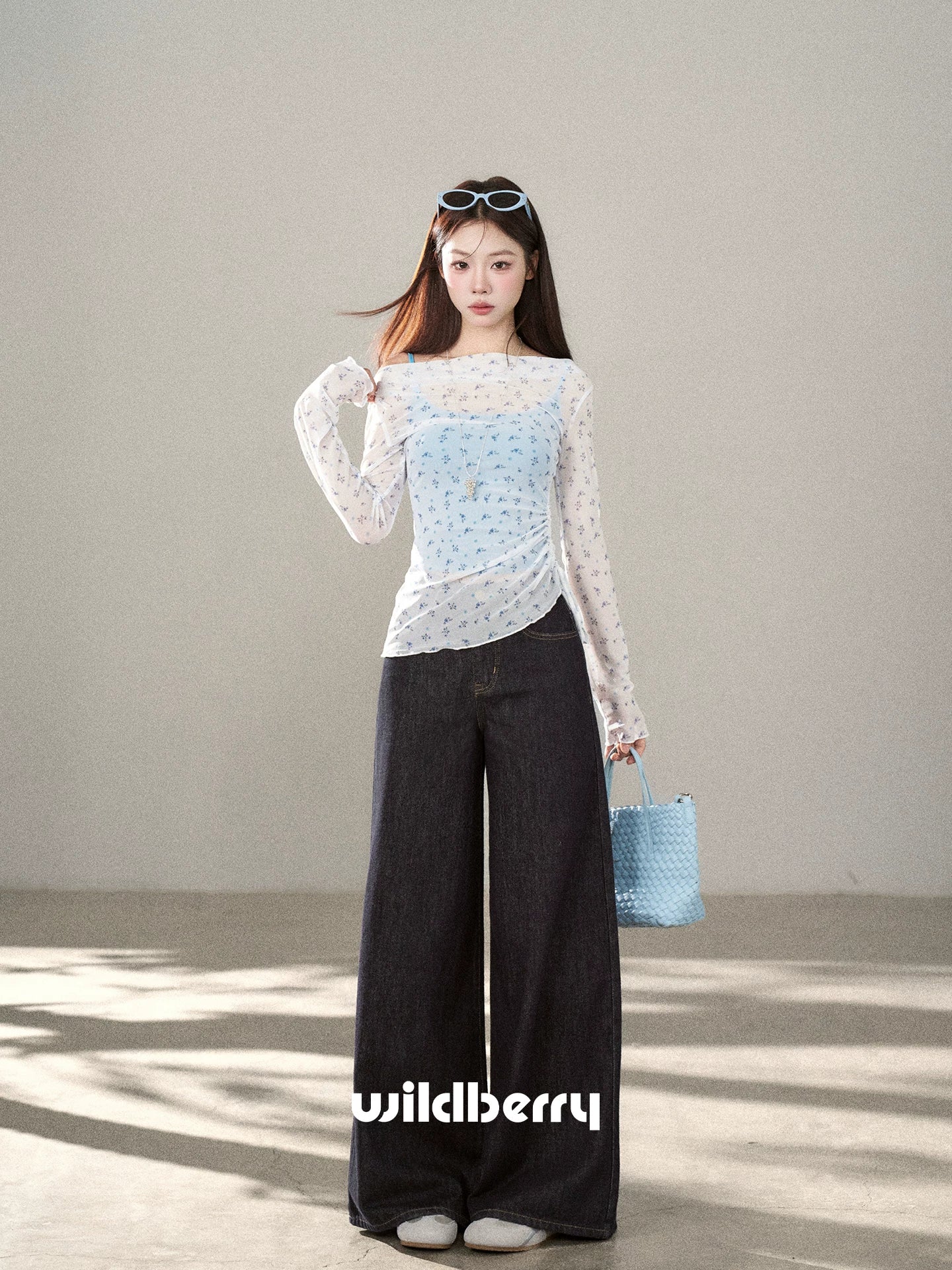 Wildberry Slim Skinny Floral Long Sleeve Sunscreen Blouse