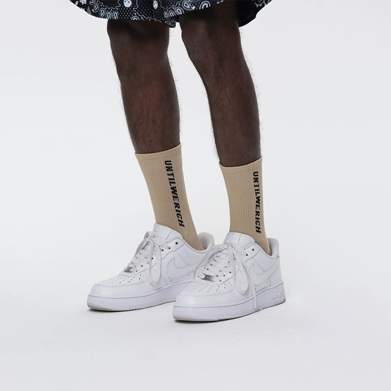 UNTILWERICH Street Solid Color Sports Cotton Medium Tube Socks