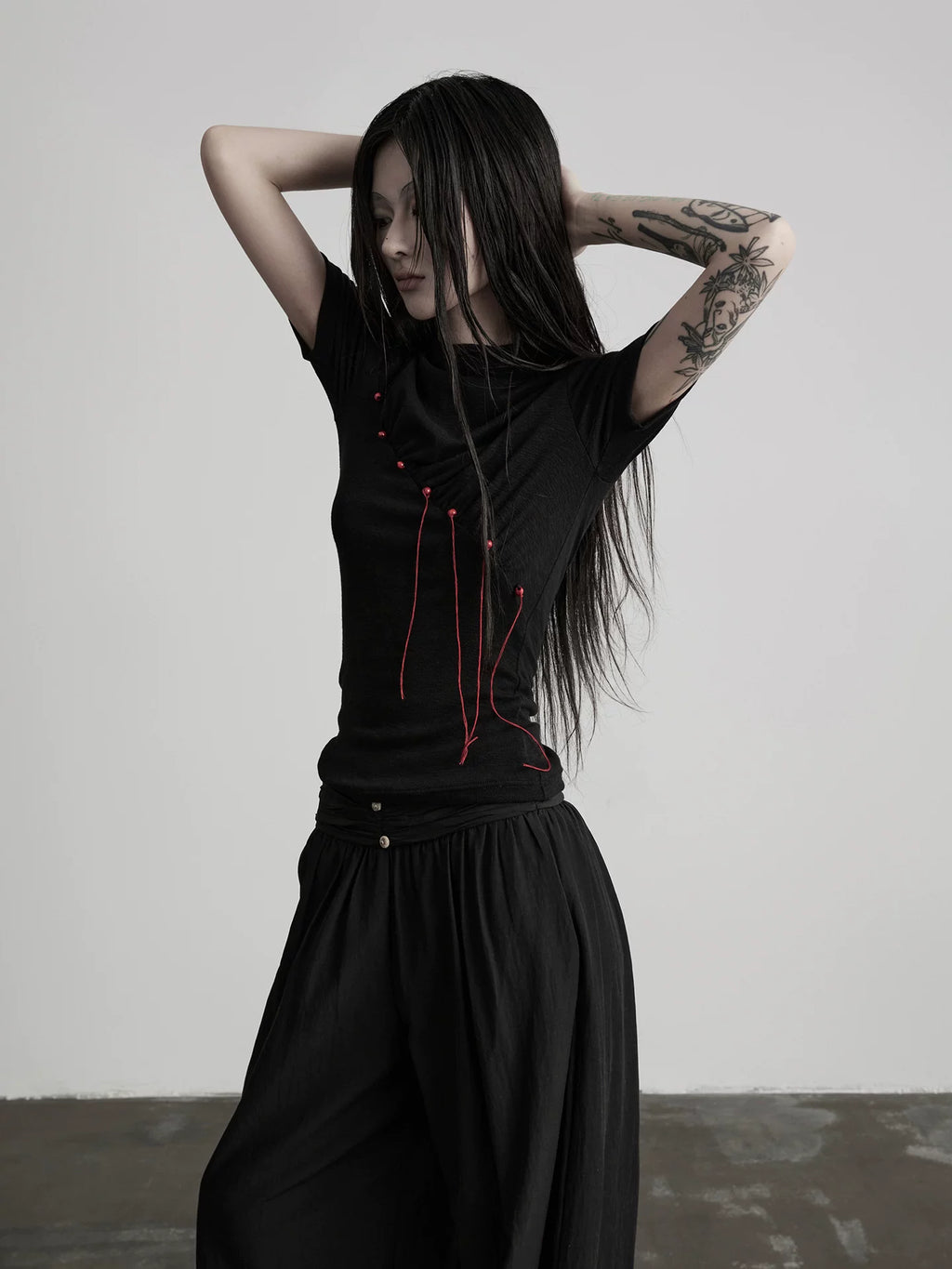 INDULGE Semi-turtleneck Slim Waist Tee
