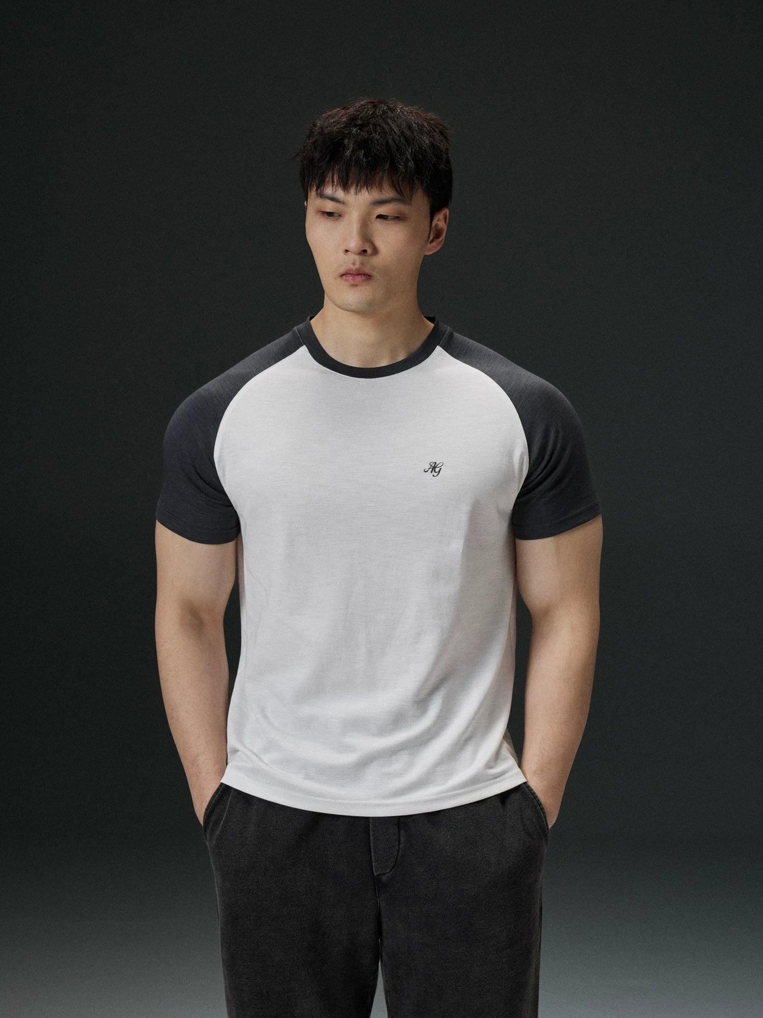 AFTERGLOW Contrast Color Shoulder Sleeve Slim Tee