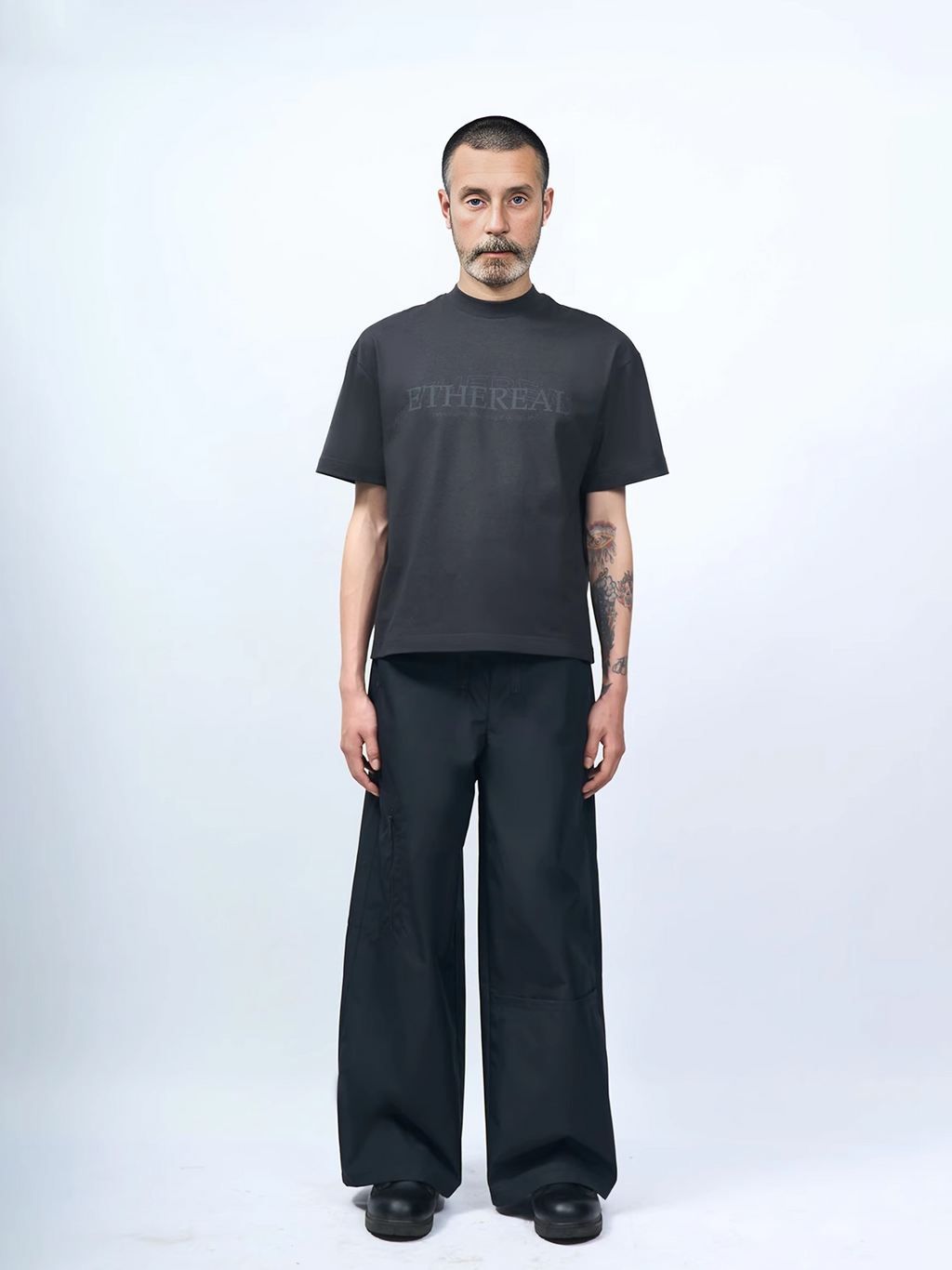 ETHEREAL PRODUCTION  Small Neckline Basic Short Alphabet Printed Tee