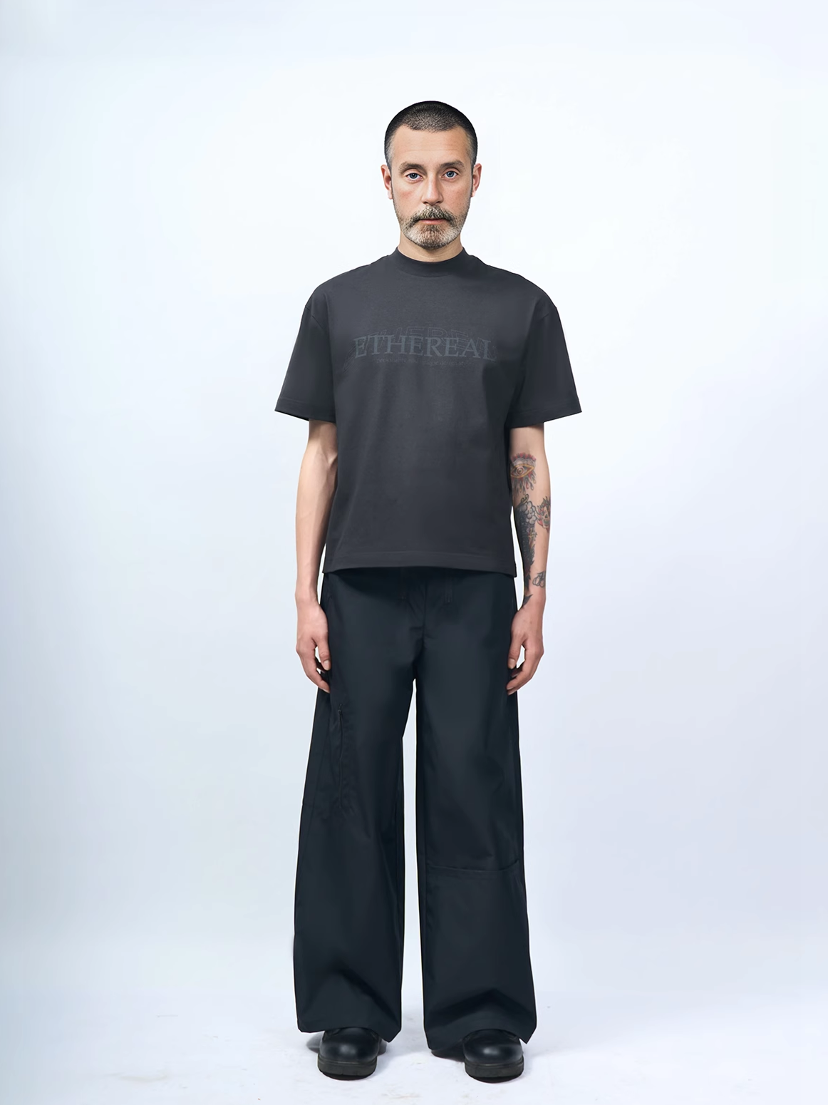 ETHEREAL PRODUCTION  Small Neckline Basic Short Alphabet Printed Tee