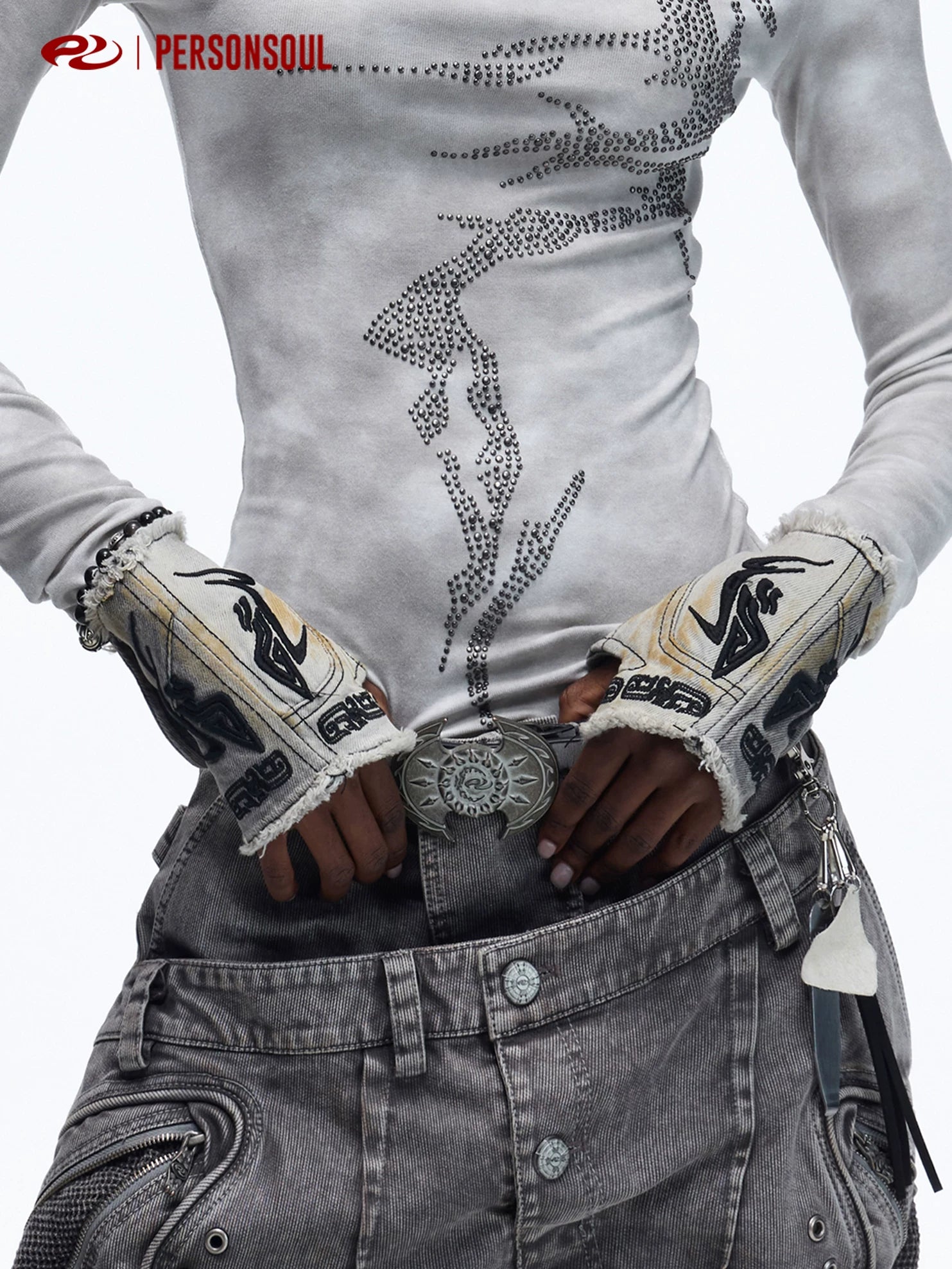 PERSONSOUL Pattern Embroidered Denim Gloves