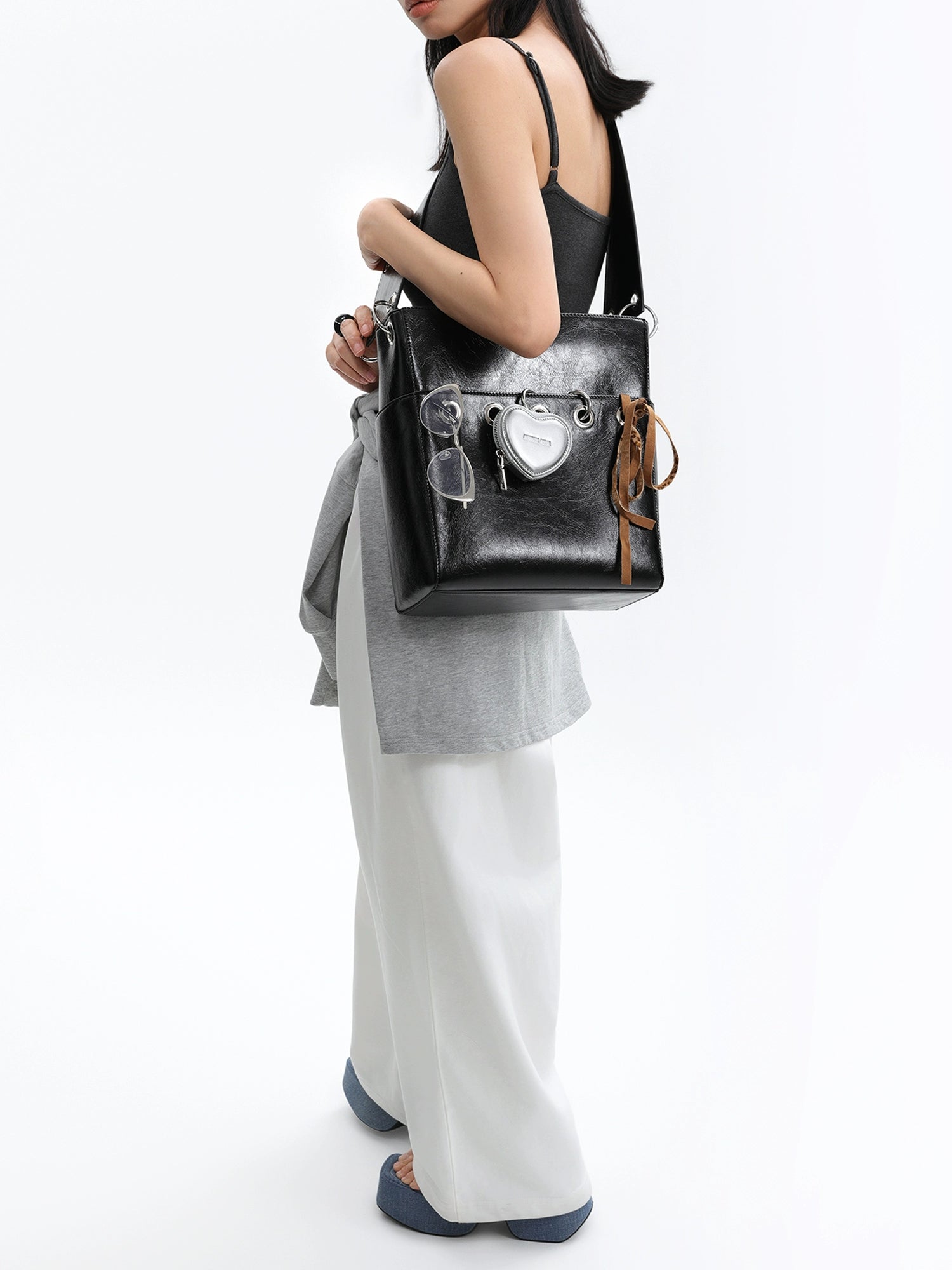 JANDRESS Casual Porous Punching Bucket Bag