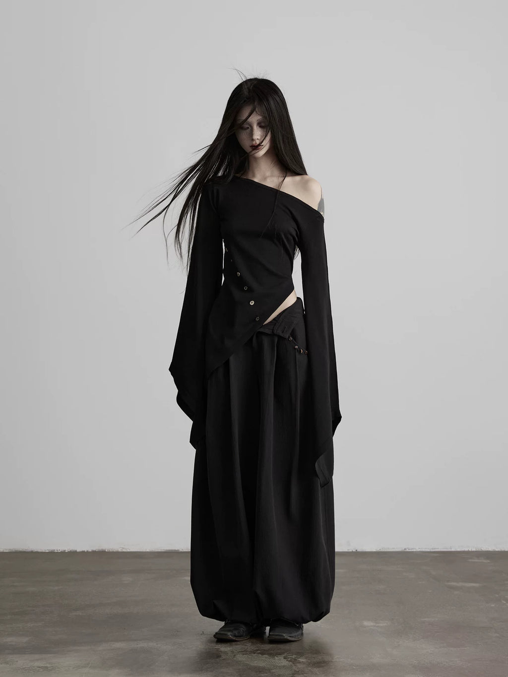 INDULG Slanted Shoulder Thin Knitted Long Sleeves