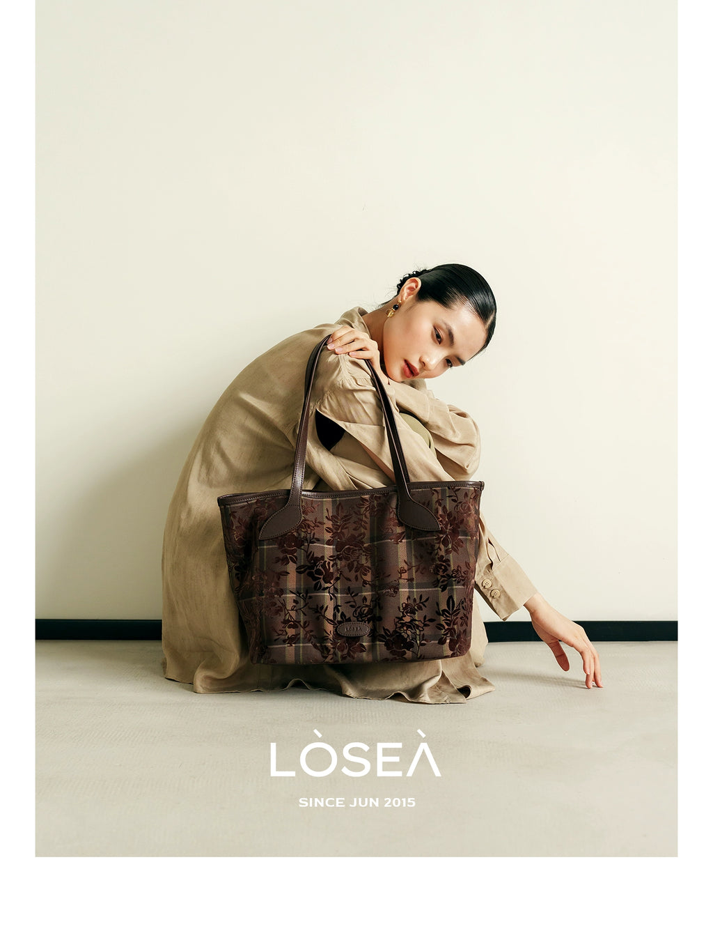 LOSEA "All Things Grow" Tie-dye flocking large-capacity tote bag