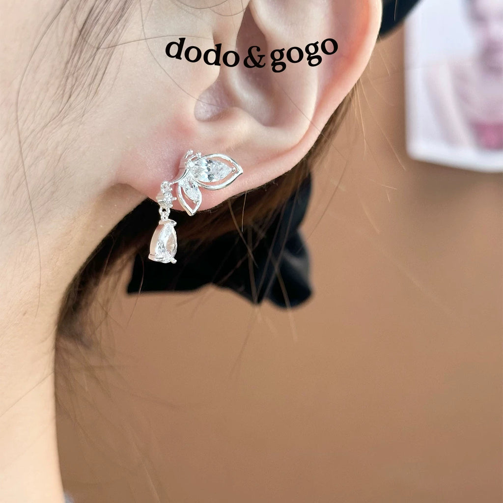 DODOGOGO Water Drop Butterfly Fringed Earrings