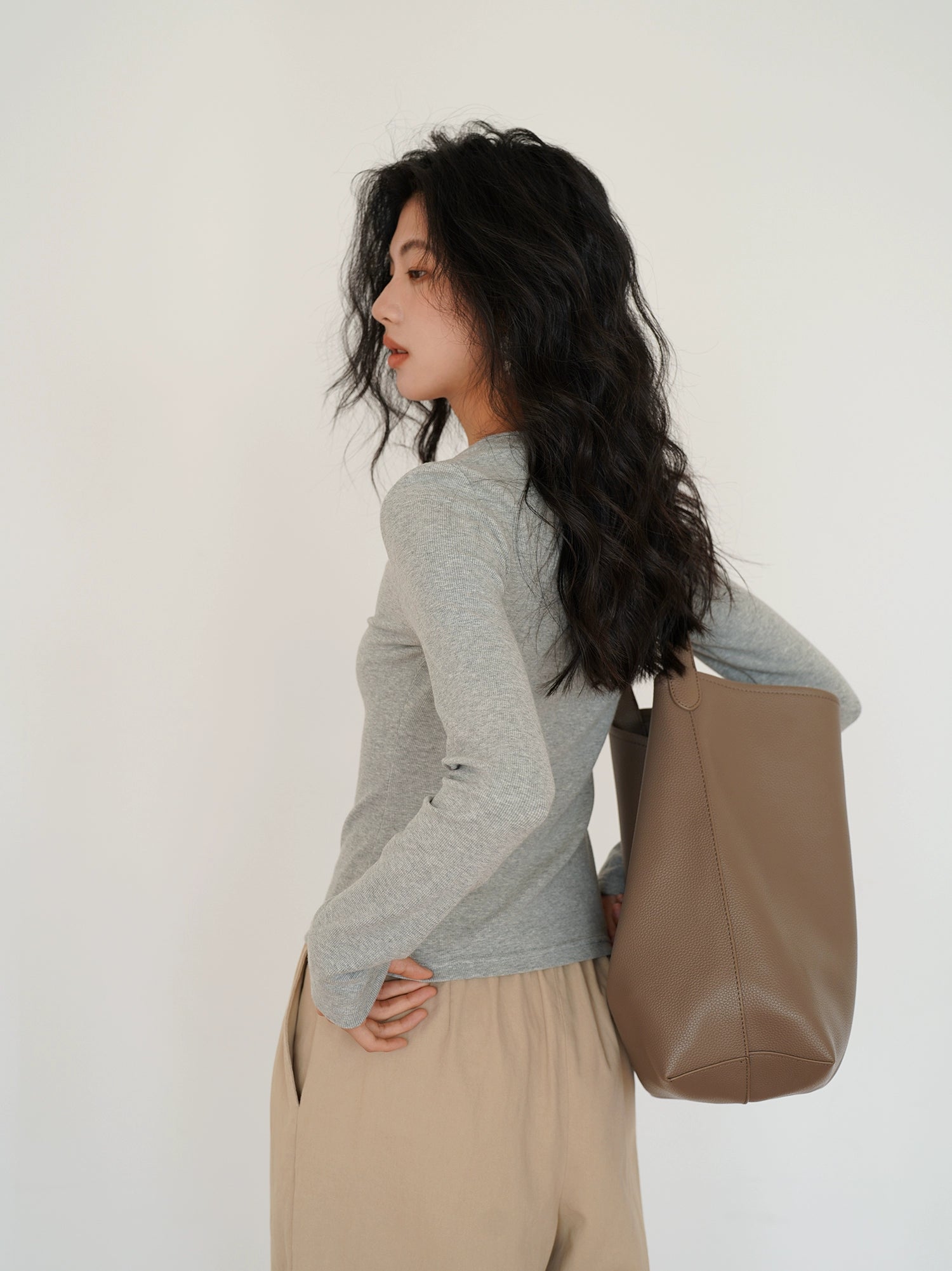 EMv Neck Knitted Bottom Long Sleeve