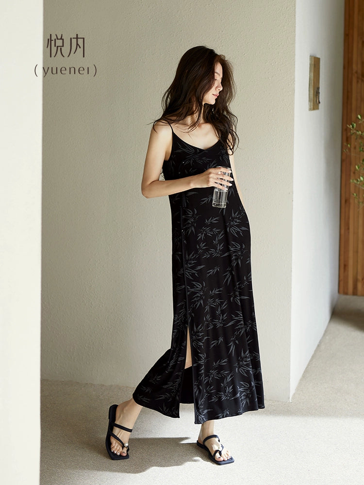 Yuenei Long High-end Nightdress with Chest Pad and Split Ends
