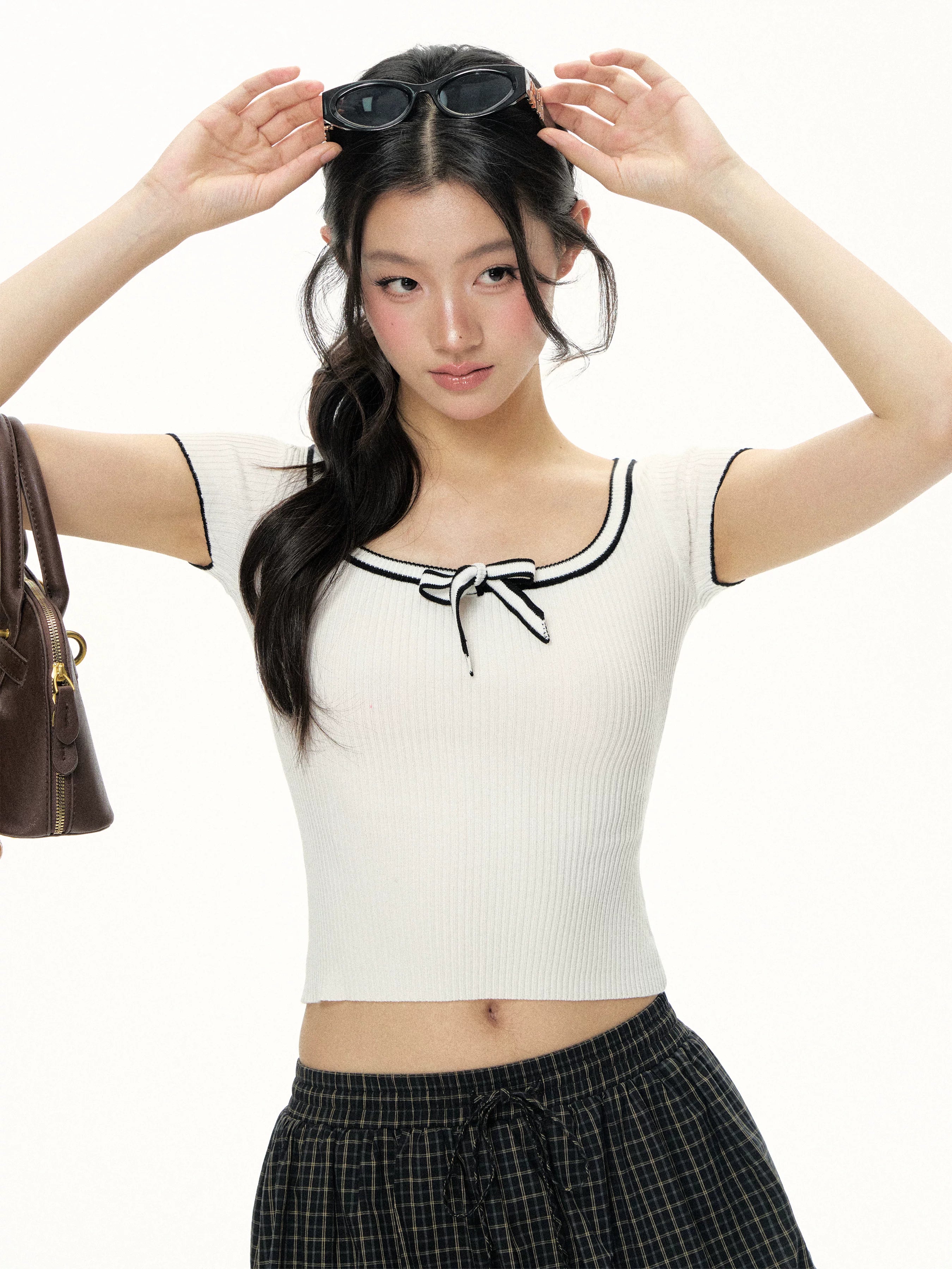 Ariseism Lace-up Contrasting Square Neck Knitted Tee