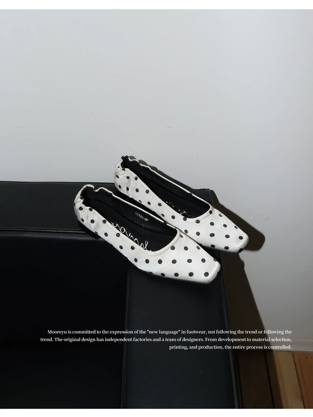 Mooreyu Retro Polka Dot Square Head Shallow Mouth Versatile Single Shoes