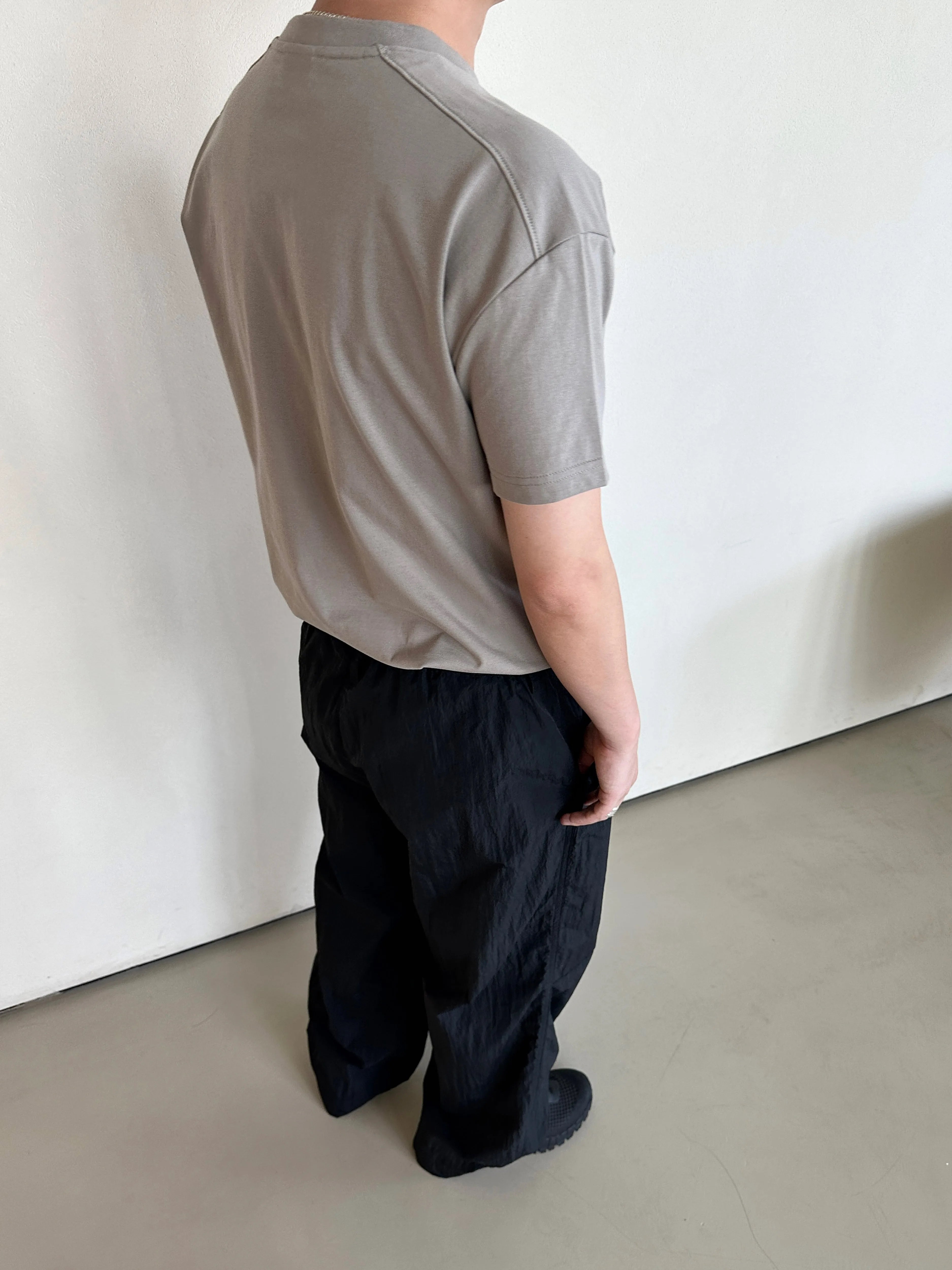 Anniehall Right-angled Shoulder Three-dimensional Cut Special Cuff Tee