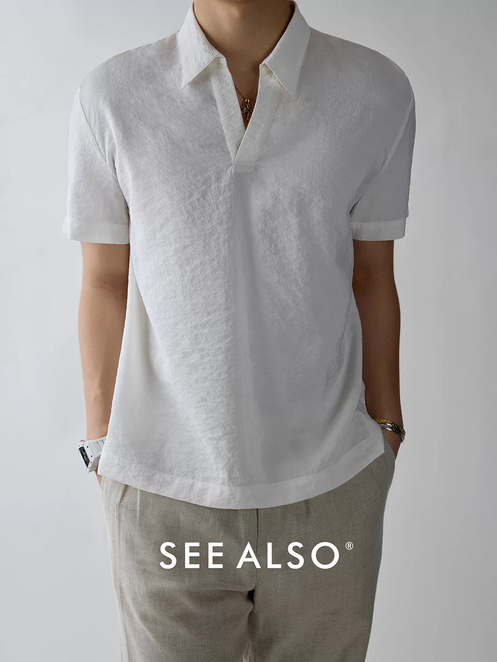 SEE ALSO Retro Simple High-end Tee