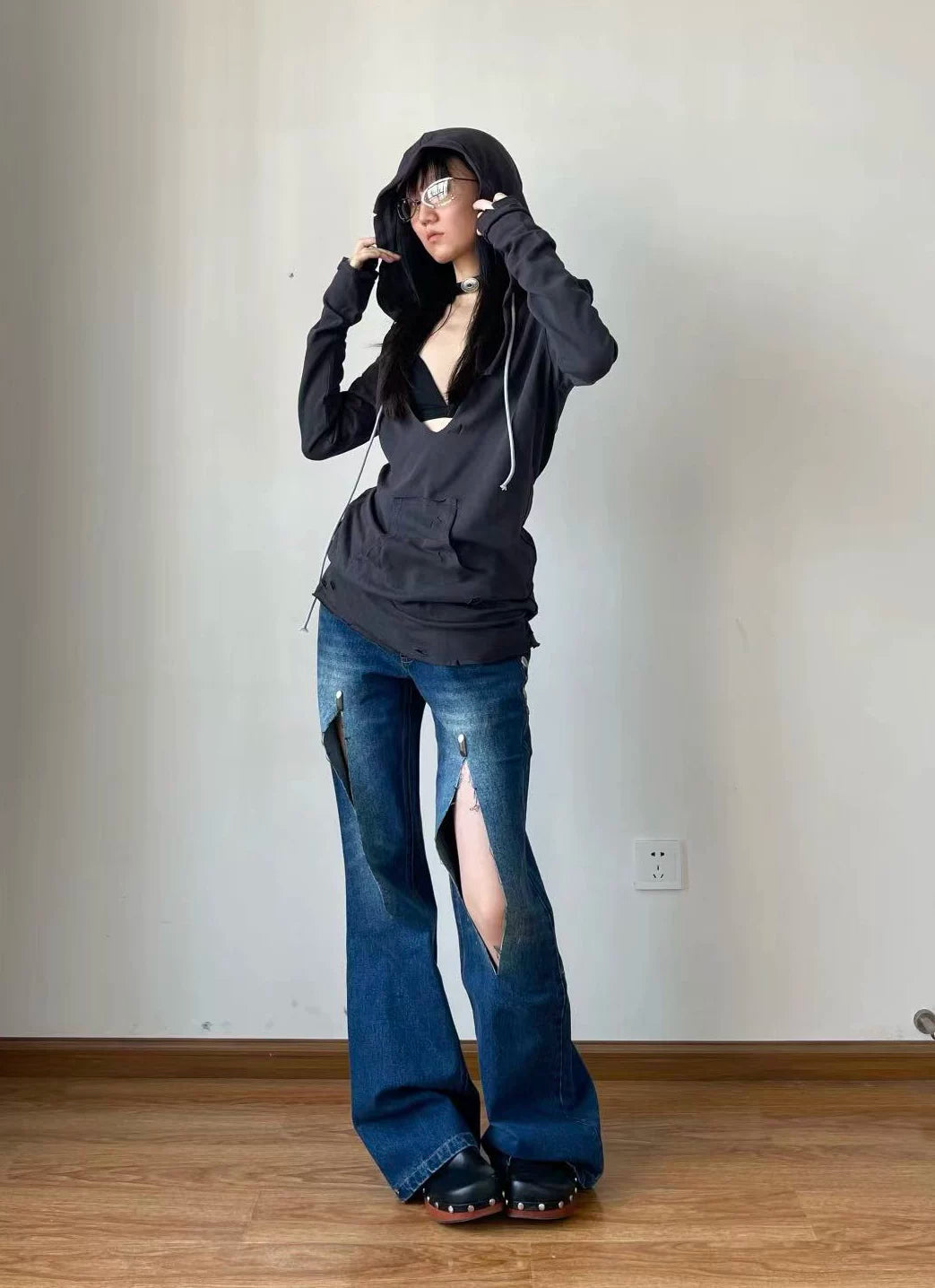 Enteralt Ripped Trim Nailed Jeans