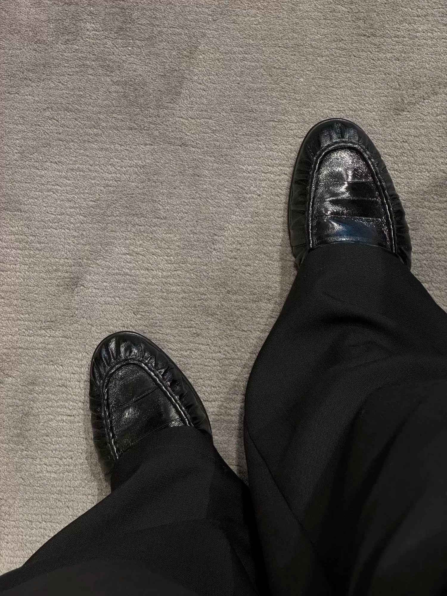 AMBSOM Pointed Eel Pattern One-pedal Leather Shoes