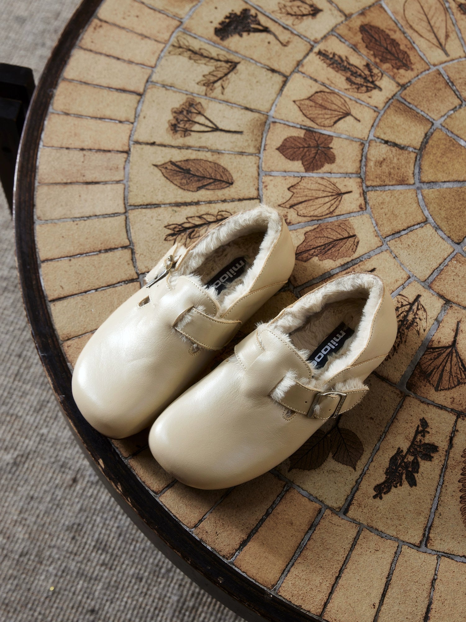 Milooey Vintage Leather Fleece Round Head Shoes